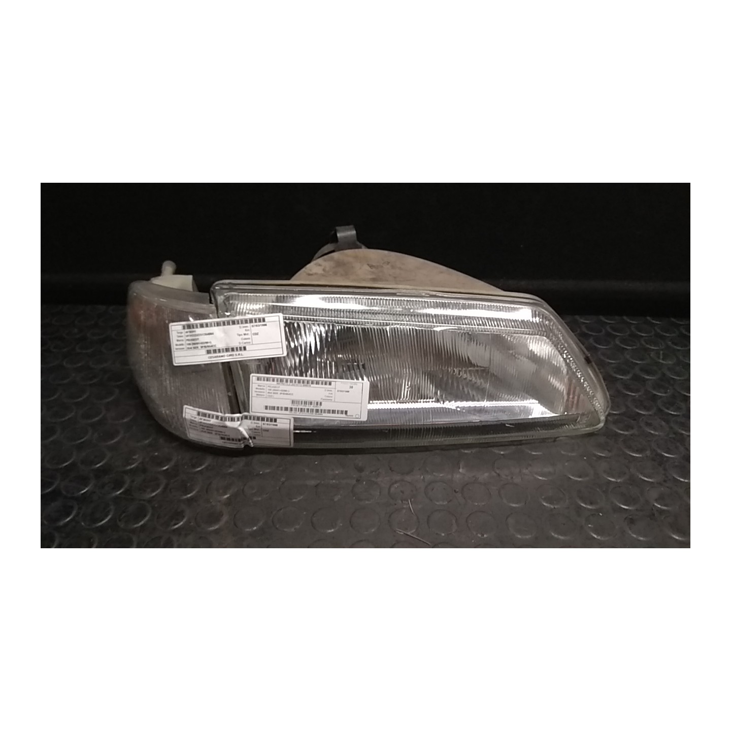 PROIETTORE DX. 010 PEUGEOT 106 (09/91-03/96) CDZ 6205C7