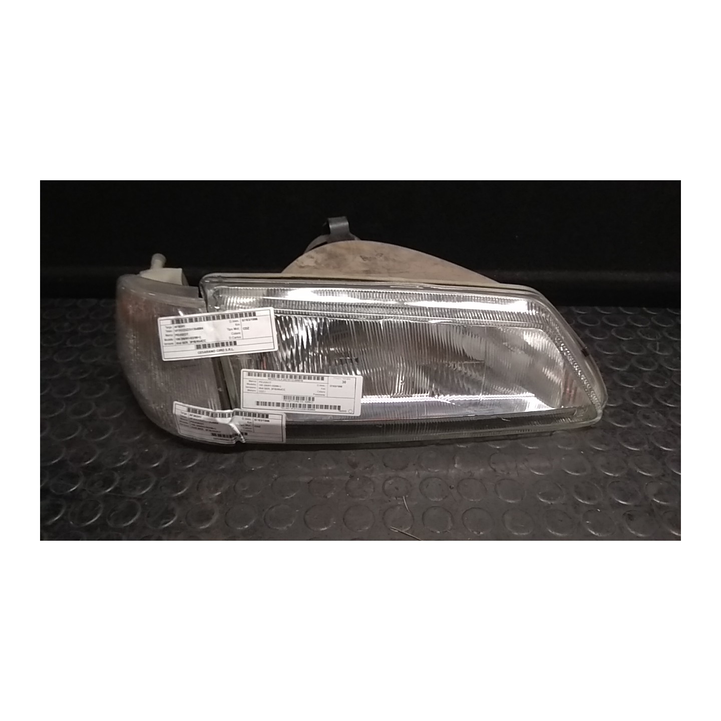 PROIETTORE DX. 010 PEUGEOT 106 (09/91-03/96) CDZ 6205C7