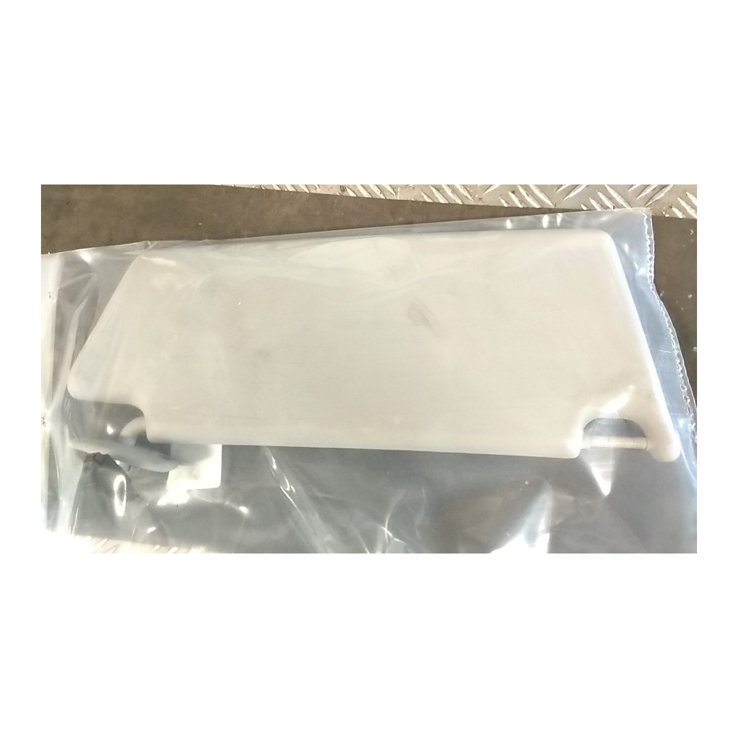 ALETTA PARASOLE PARABREZZA C/SPECCH. ILL. SX. 121 OPEL ASTRA (A04) (01/04-03/11) Z16XER 13233496