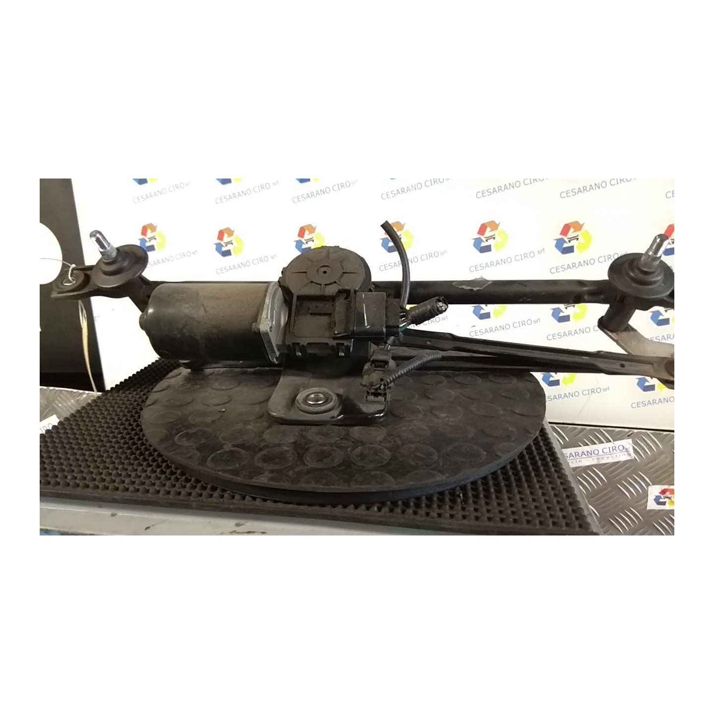 MECCANISMO TERGIPARABREZZA CON MOTORINO 132 KIA SPORTAGE 2A SERIE (10/04-05/11 G4GC 981001F000