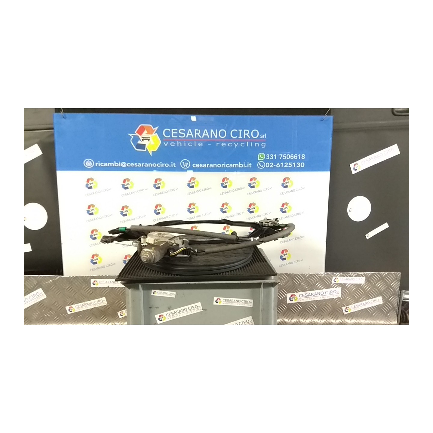 ALZACRISTALLO ELETTR. PORTA ANT. C/MOTORINO DX. 263 FORD FOCUS (CAK) (10/01-04/05) FYDB 1331612