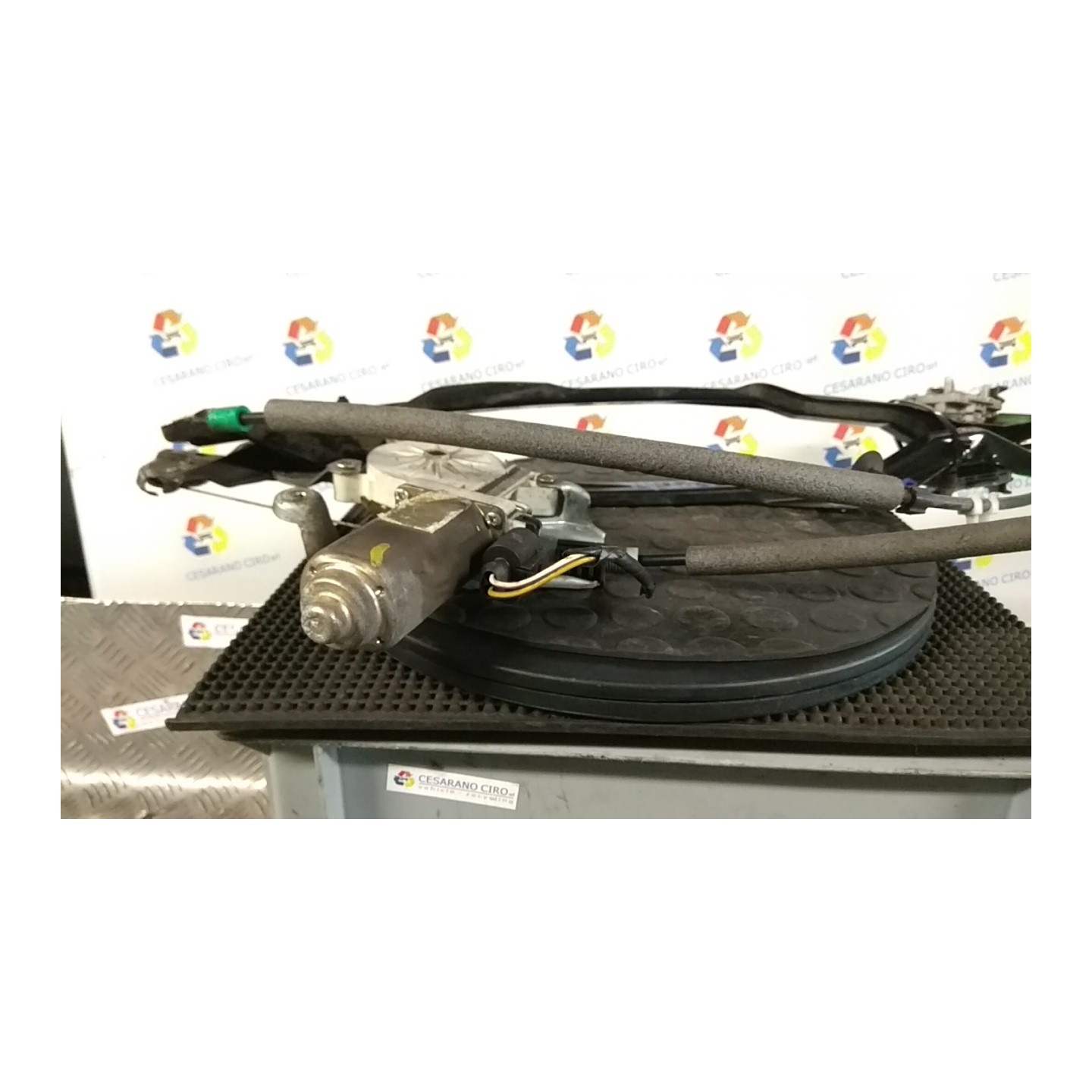 ALZACRISTALLO ELETTR. PORTA ANT. C/MOTORINO DX. 263 FORD FOCUS (CAK) (10/01-04/05) FYDB 1331612