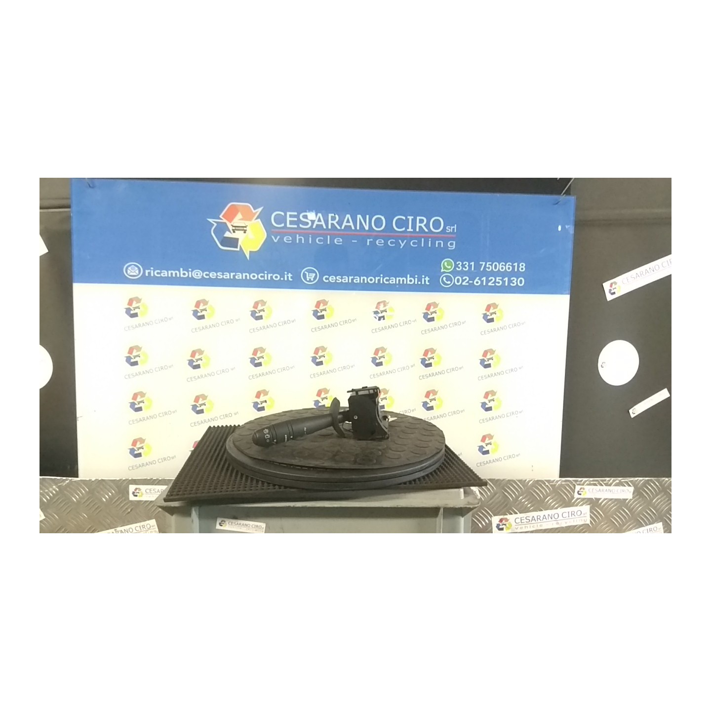 BLOCCO COMANDI TERGICRISTALLI 136 RENAULT TWINGO 2A SERIE (06/07-02/12) D7FA8 7701048915