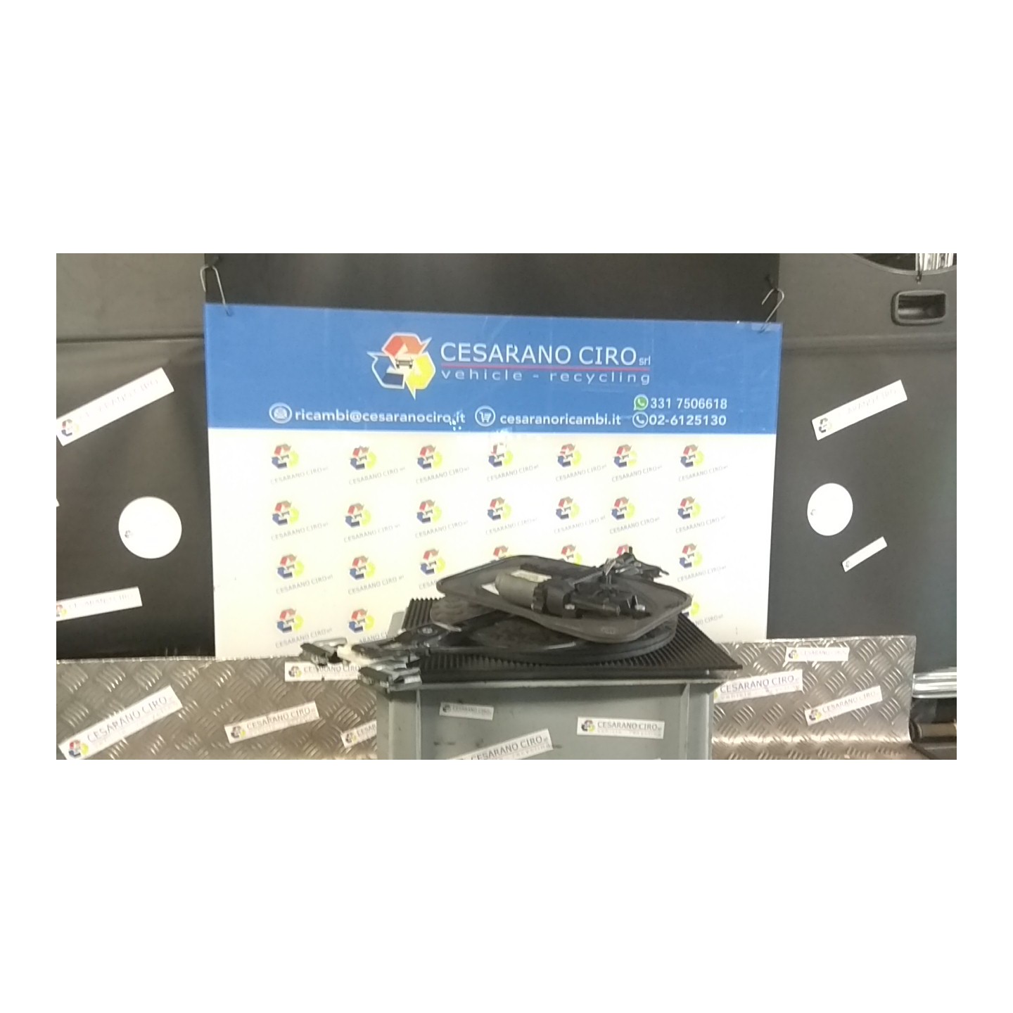 ALZACRISTALLO ELETTR. PORTA ANT. DX. 159 SKODA ROOMSTER (5J) (07/06-12/10) BXW 5J7837462