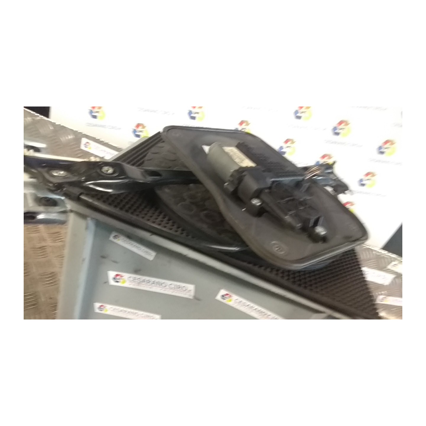ALZACRISTALLO ELETTR. PORTA ANT. DX. 159 SKODA ROOMSTER (5J) (07/06-12/10) BXW 5J7837462