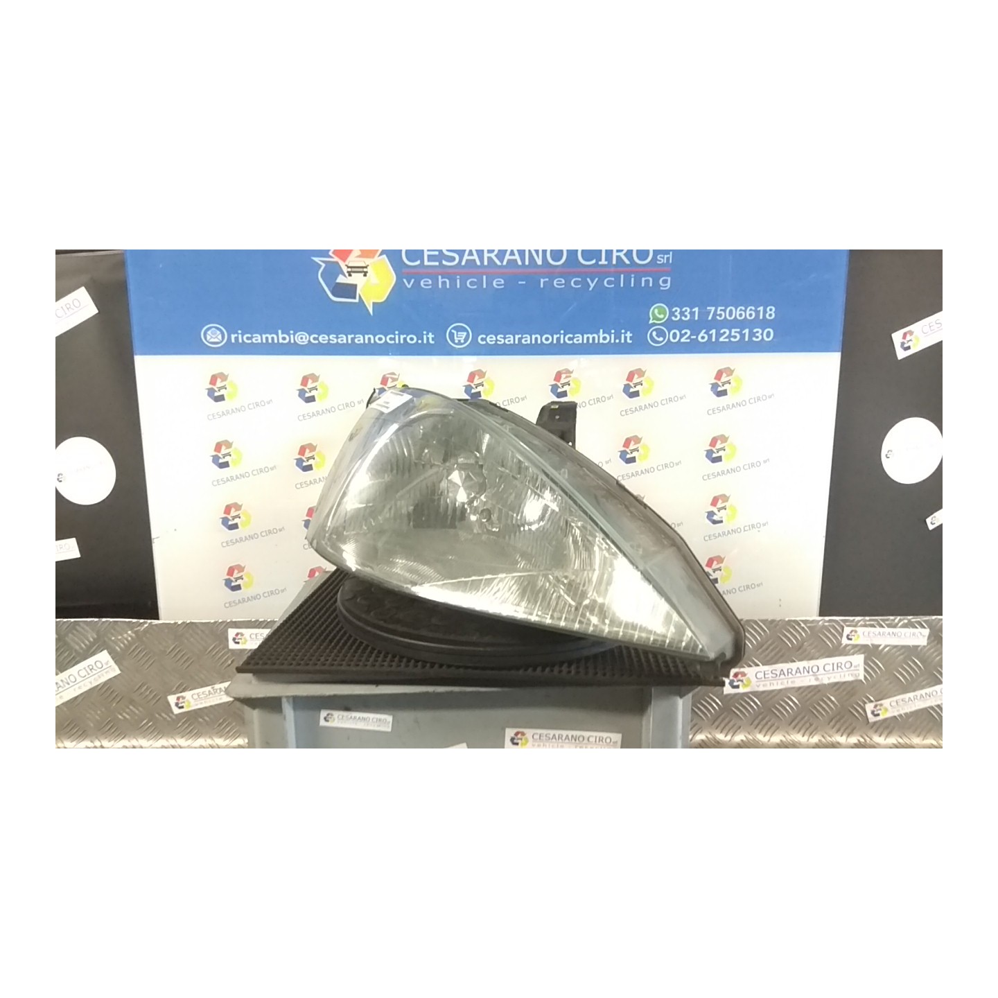 PROIETTORE C/REGOLAZ. MANUALE FARI DX. 144 FORD FOCUS (CAK) (10/98-03/02) FYDA 1152096