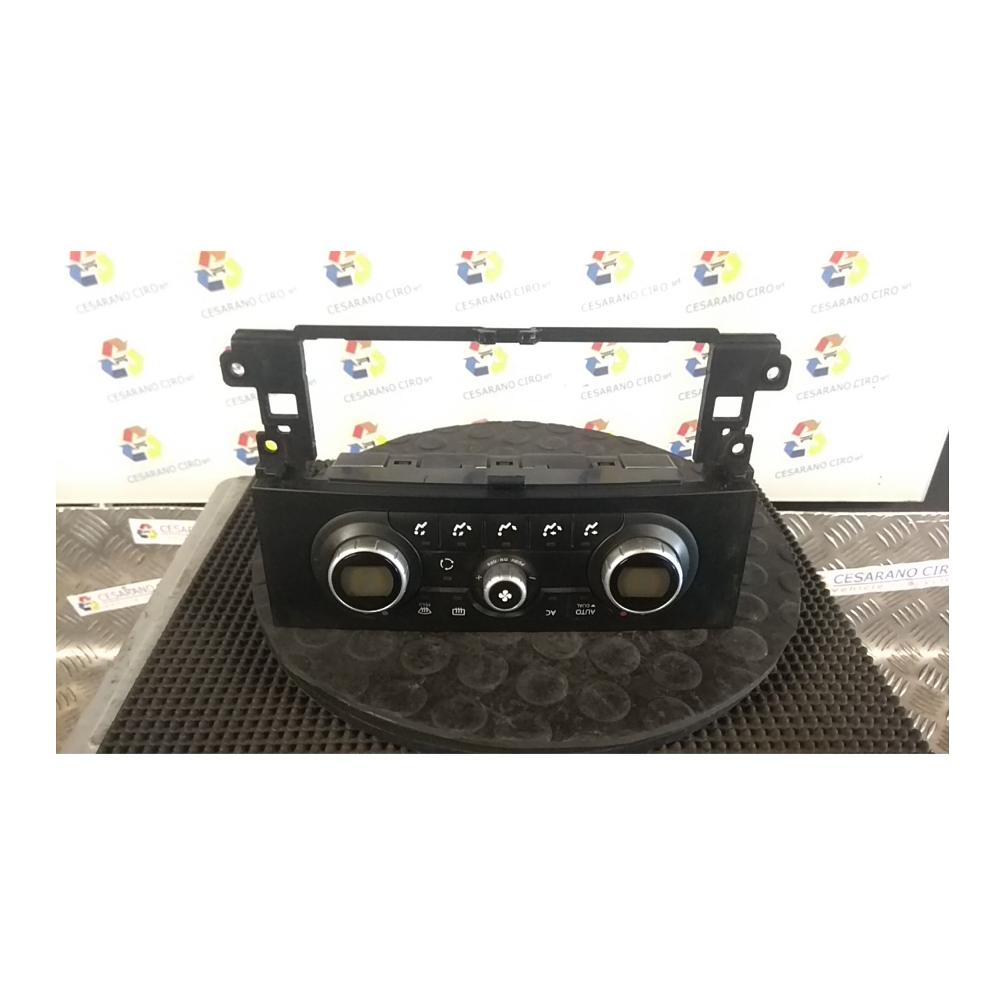 BLOCCO COMANDO CLIMATIZZAZIONE EQPT1;EQPT2 047 RENAULT KOLEOS (05/08-) M9RG8 27520JY10A