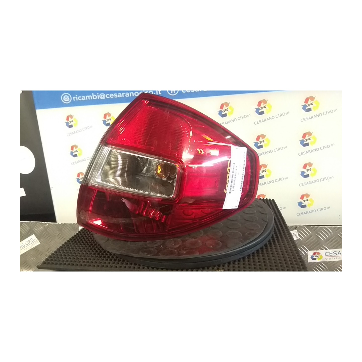 FANALE POST. PARTE EST. DX. 049 RENAULT KOLEOS (05/08-) M9RG8 26550JY00A