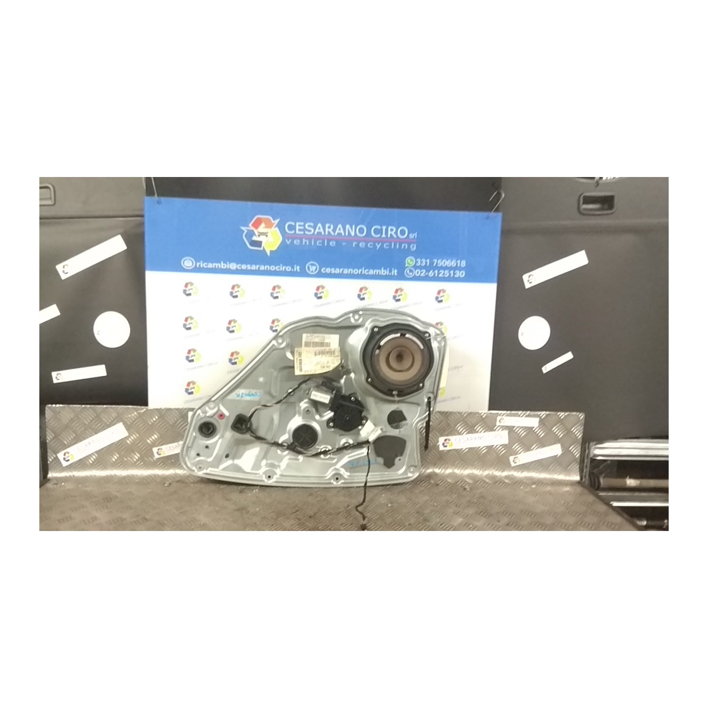 ALZACRISTALLO ELETTR. PORTA POST. C/INTELAIATURA INT.PORTA DX. 062 FIAT STILO (2C) (09/01-11/03) 192A1000 46831656