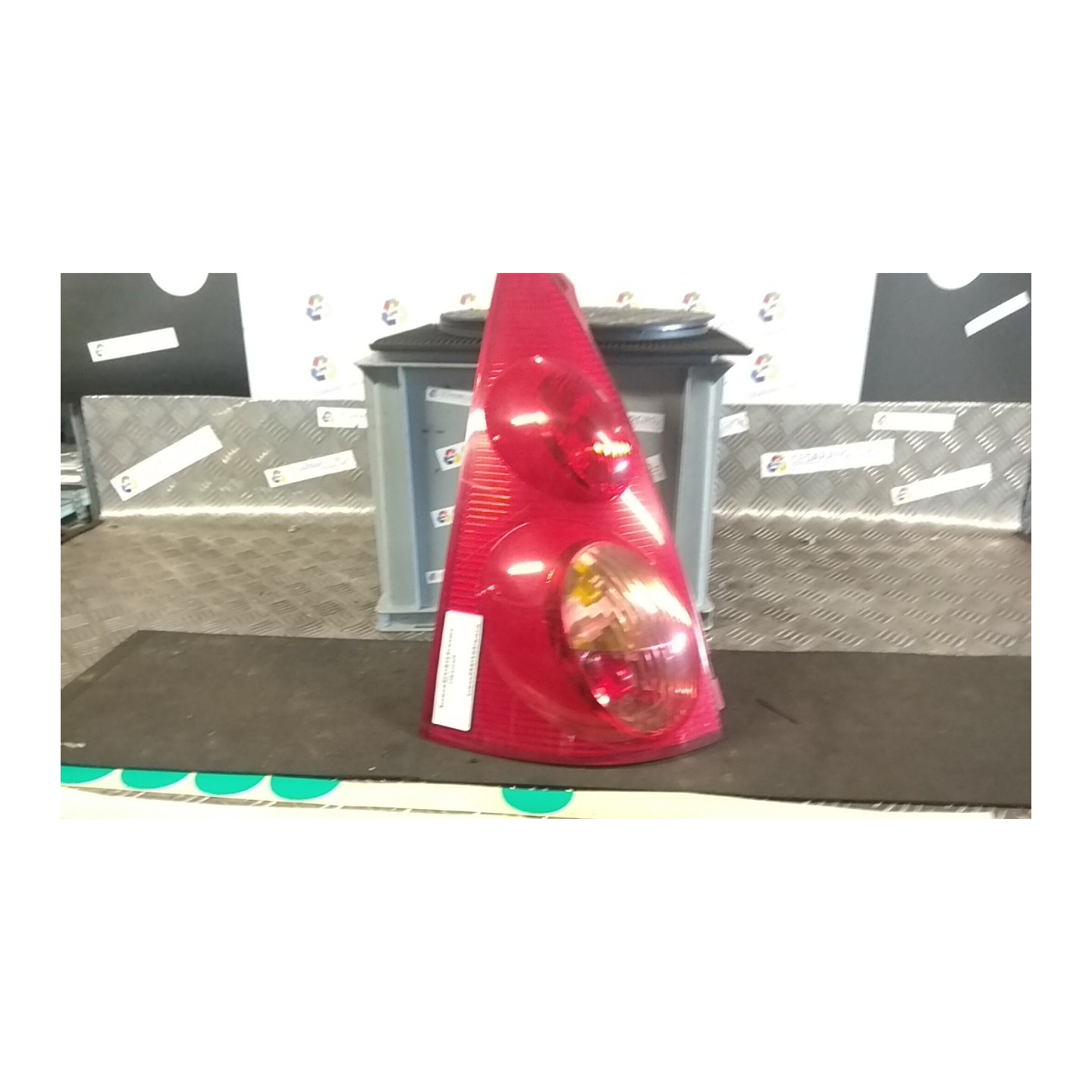 FANALE POST. SX. 076 PEUGEOT 107 (06/05-) 1KR 6350X6