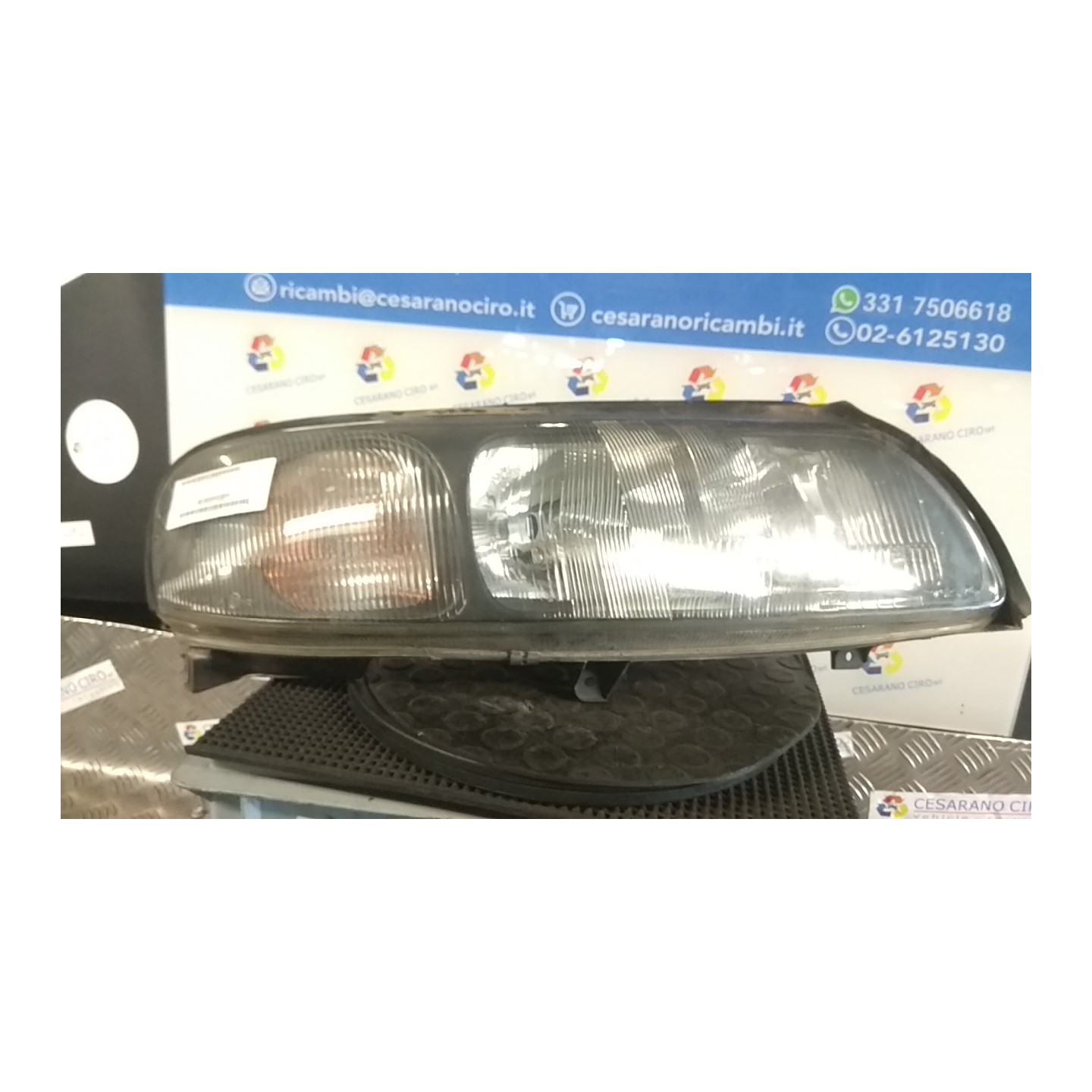 PROIETTORE DX. 077 VOLVO V70/XC70 (01/00-10/07) D5244T 30655906