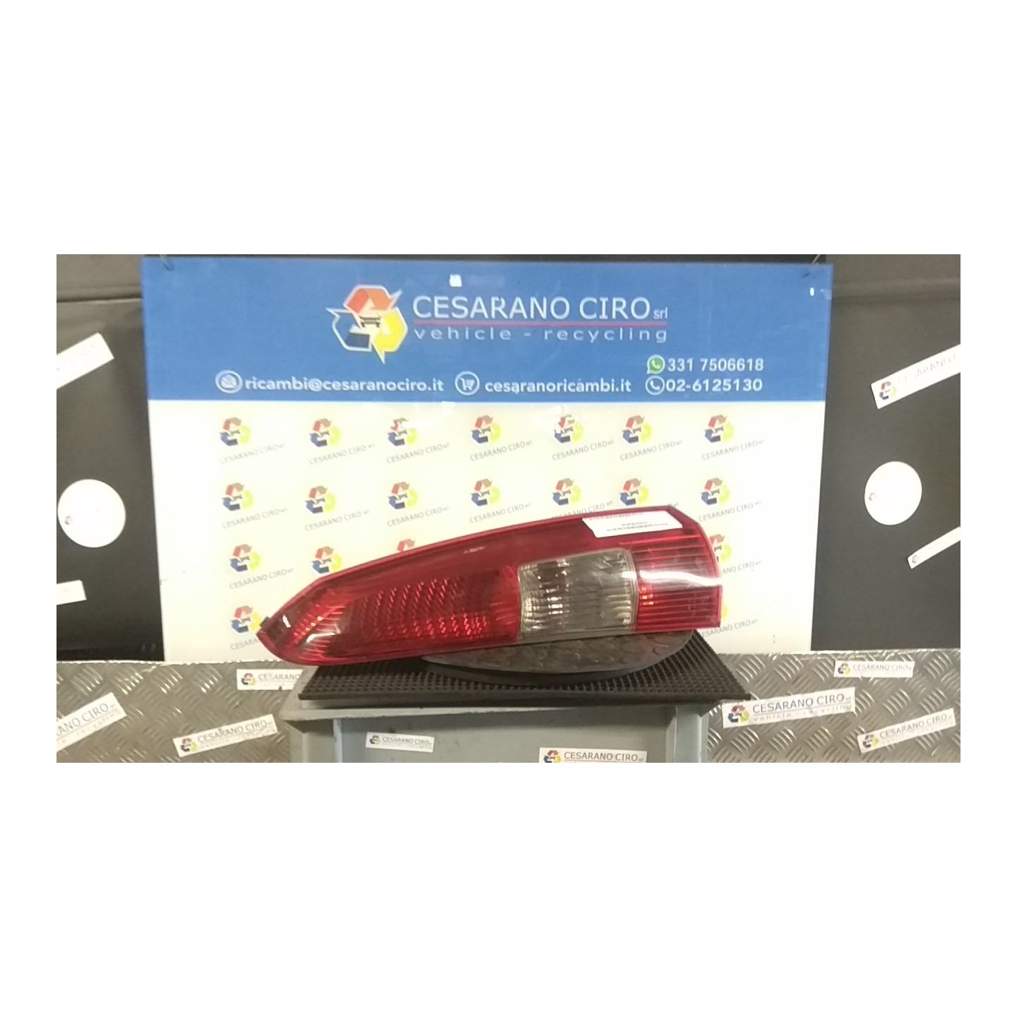 FANALE POST. PARTE SUP. DX. 082 VOLVO V70/XC70 (01/00-10/07) D5244T 9483689