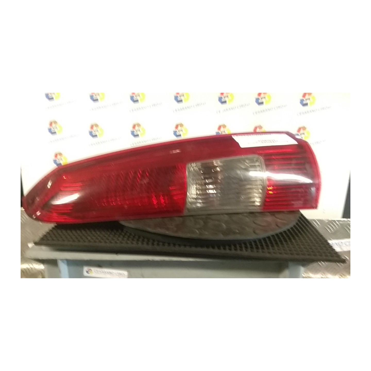 FANALE POST. PARTE SUP. DX. 082 VOLVO V70/XC70 (01/00-10/07) D5244T 9483689