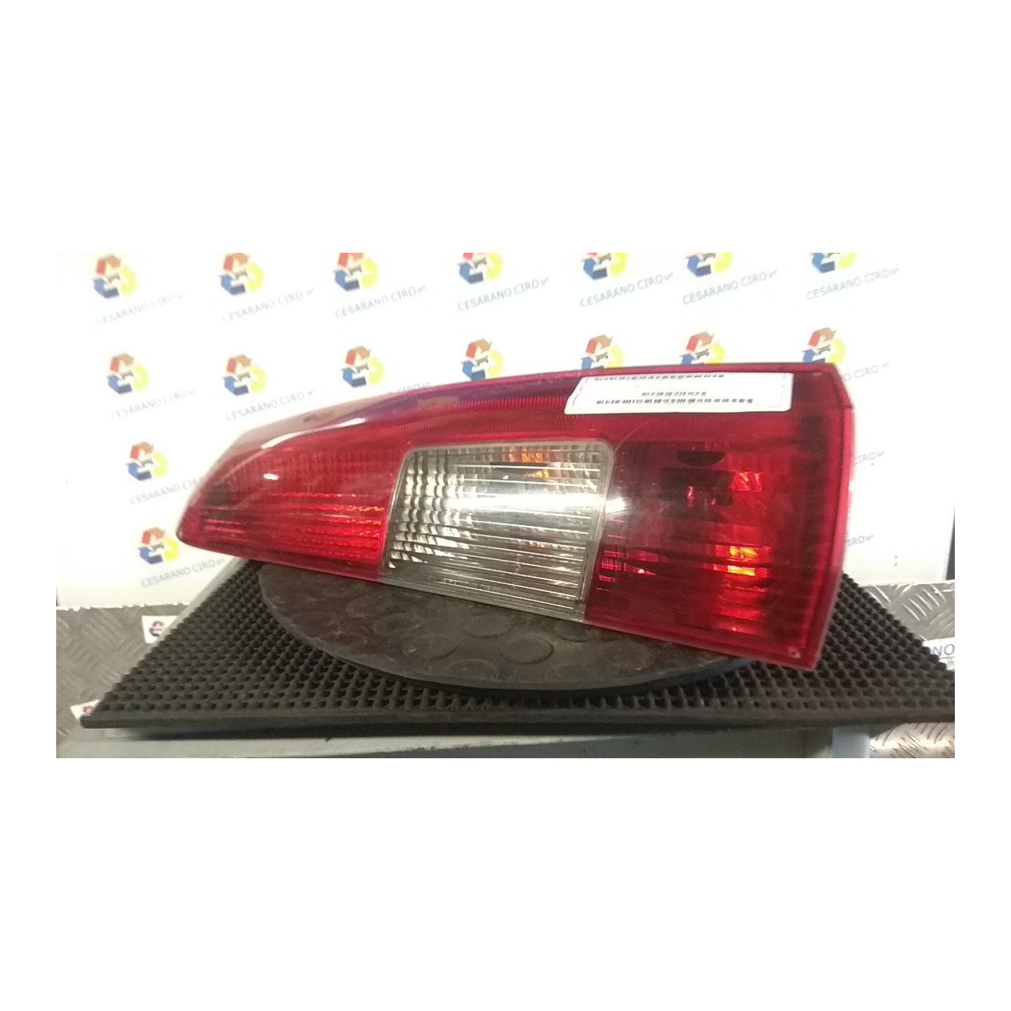 FANALE POST. PARTE SUP. DX. 082 VOLVO V70/XC70 (01/00-10/07) D5244T 9483689