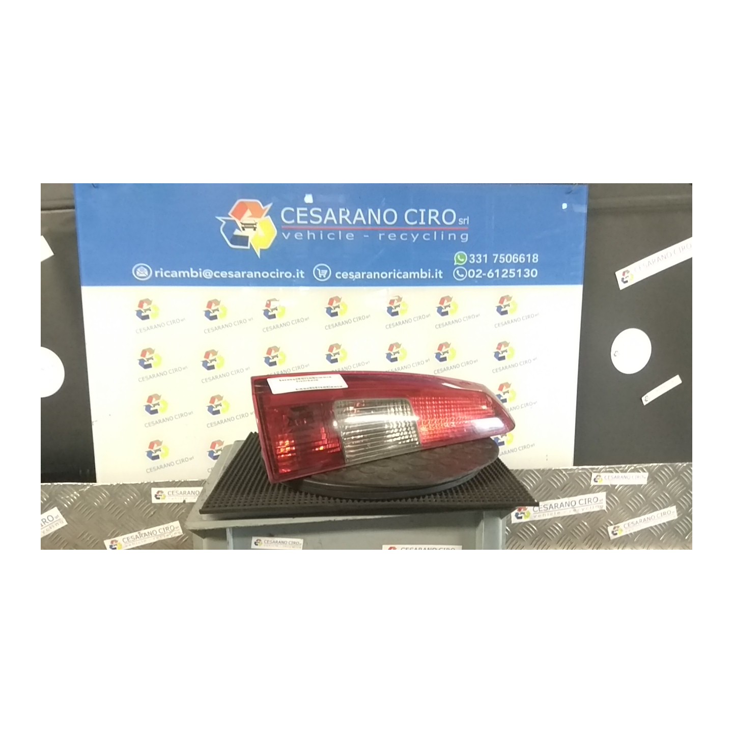 FANALE POST. PARTE SUP. SX. 083 VOLVO V70/XC70 (01/00-10/07) D5244T 9483688