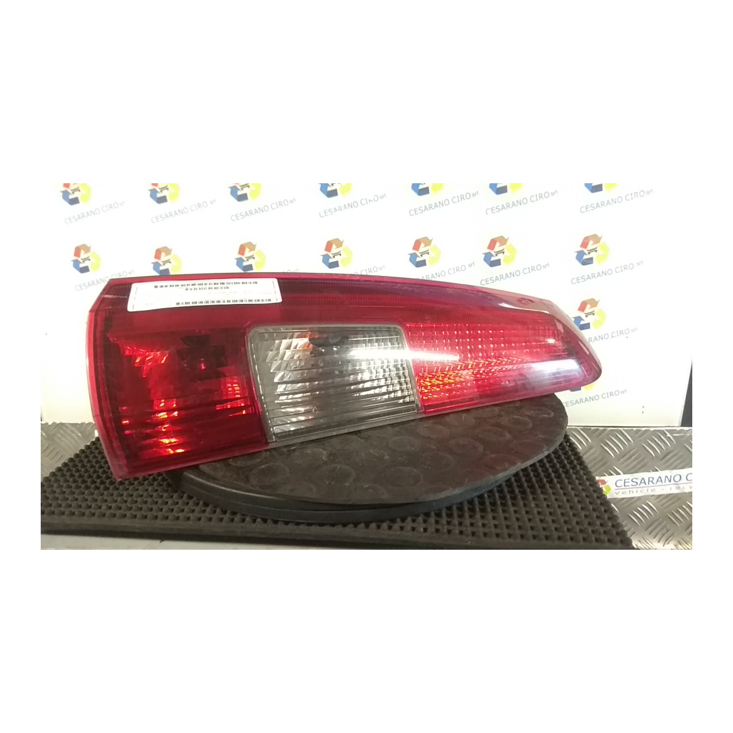 FANALE POST. PARTE SUP. SX. 083 VOLVO V70/XC70 (01/00-10/07) D5244T 9483688