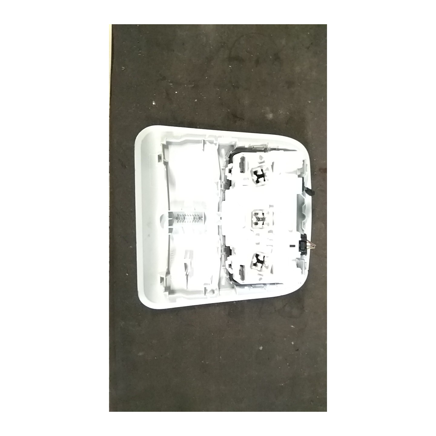 LUCE CORTESIA ANT. TETTO 079 PEUGEOT 208 (01/12-11/15) HM01 96754056PR