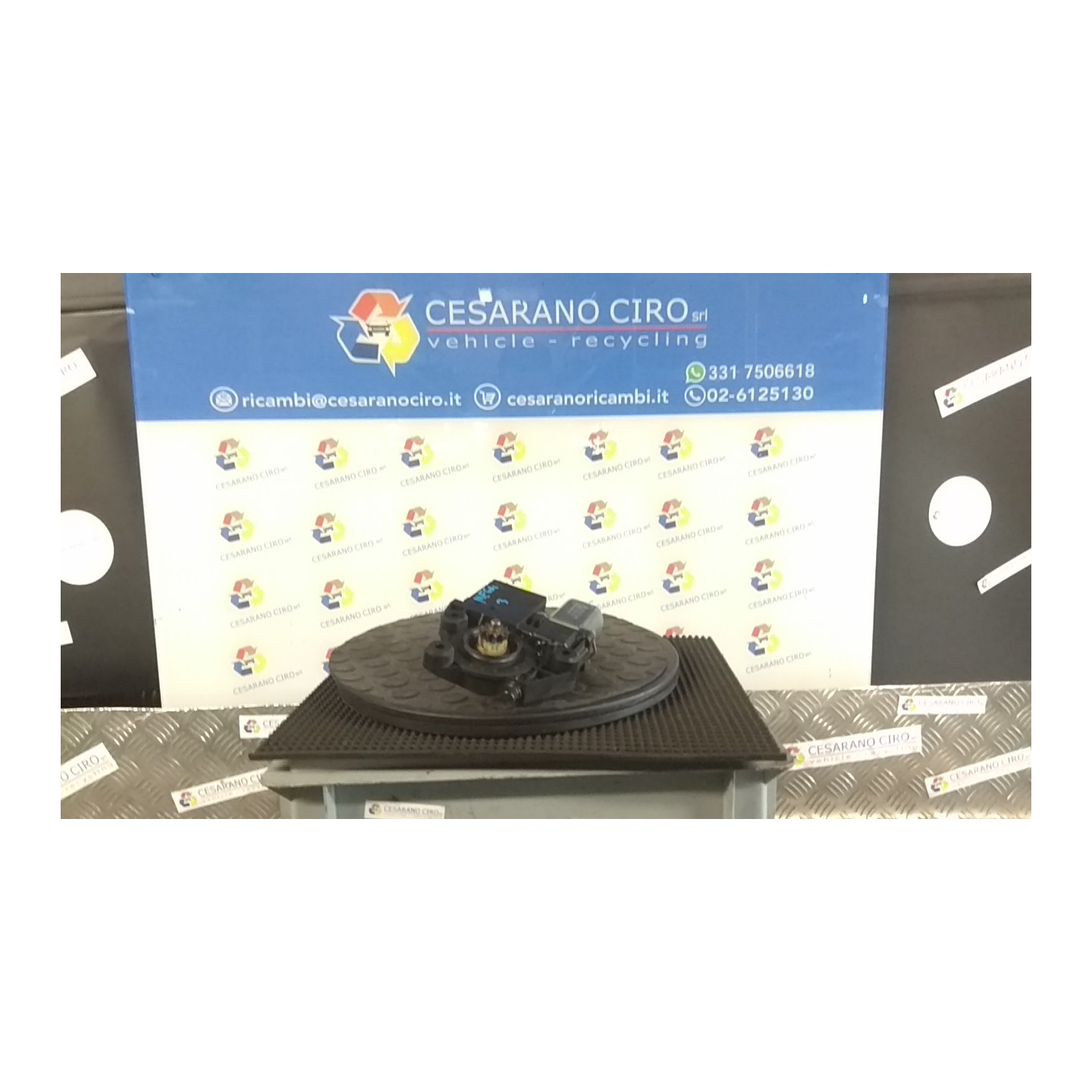 MOTORINO ALZACRISTALLO PORTA ANT. DX. 001 RENAULT MEGANE 3A SERIE (10/08-) K9KJ8 807301396R