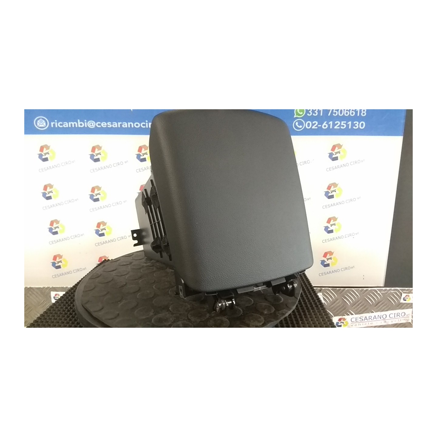 VANO PORTAOGGETTI APPOGGIABRACCIO CONSOLLE CENTR. P/BLOCCO FRIZIONE 063 HYUNDAI TUCSON (12/20-) G4FU 84680N7210NNB