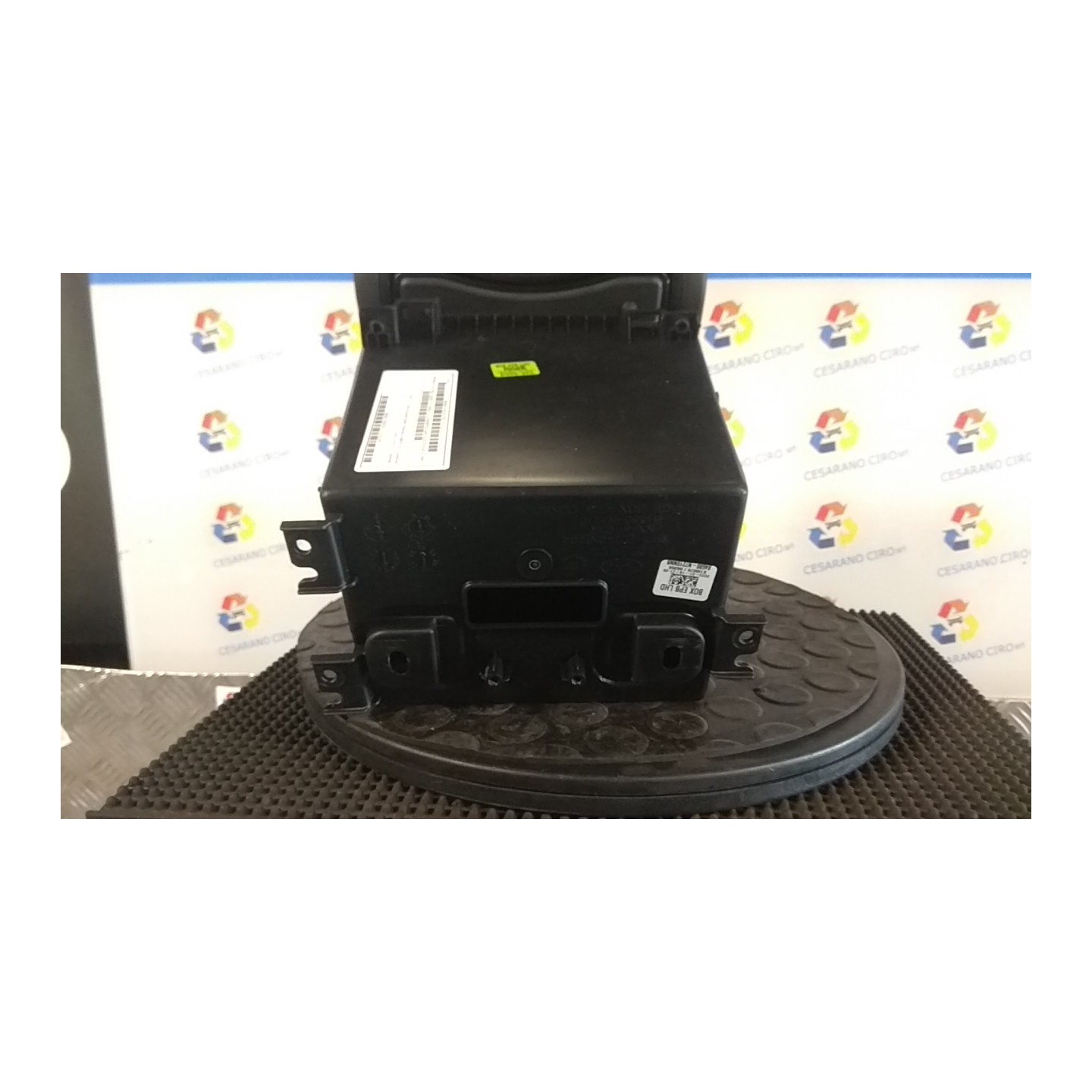 VANO PORTAOGGETTI APPOGGIABRACCIO CONSOLLE CENTR. P/BLOCCO FRIZIONE 063 HYUNDAI TUCSON (12/20-) G4FU 84680N7210NNB