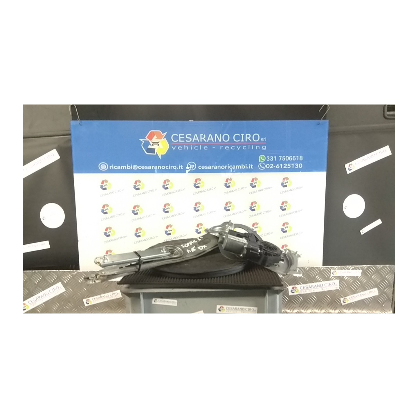 ALZACRISTALLO ELETTR. PORTA ANT. DX. 016 RENAULT SCENIC 3A SERIE (04/09-10/13) F9QN8 807205115R