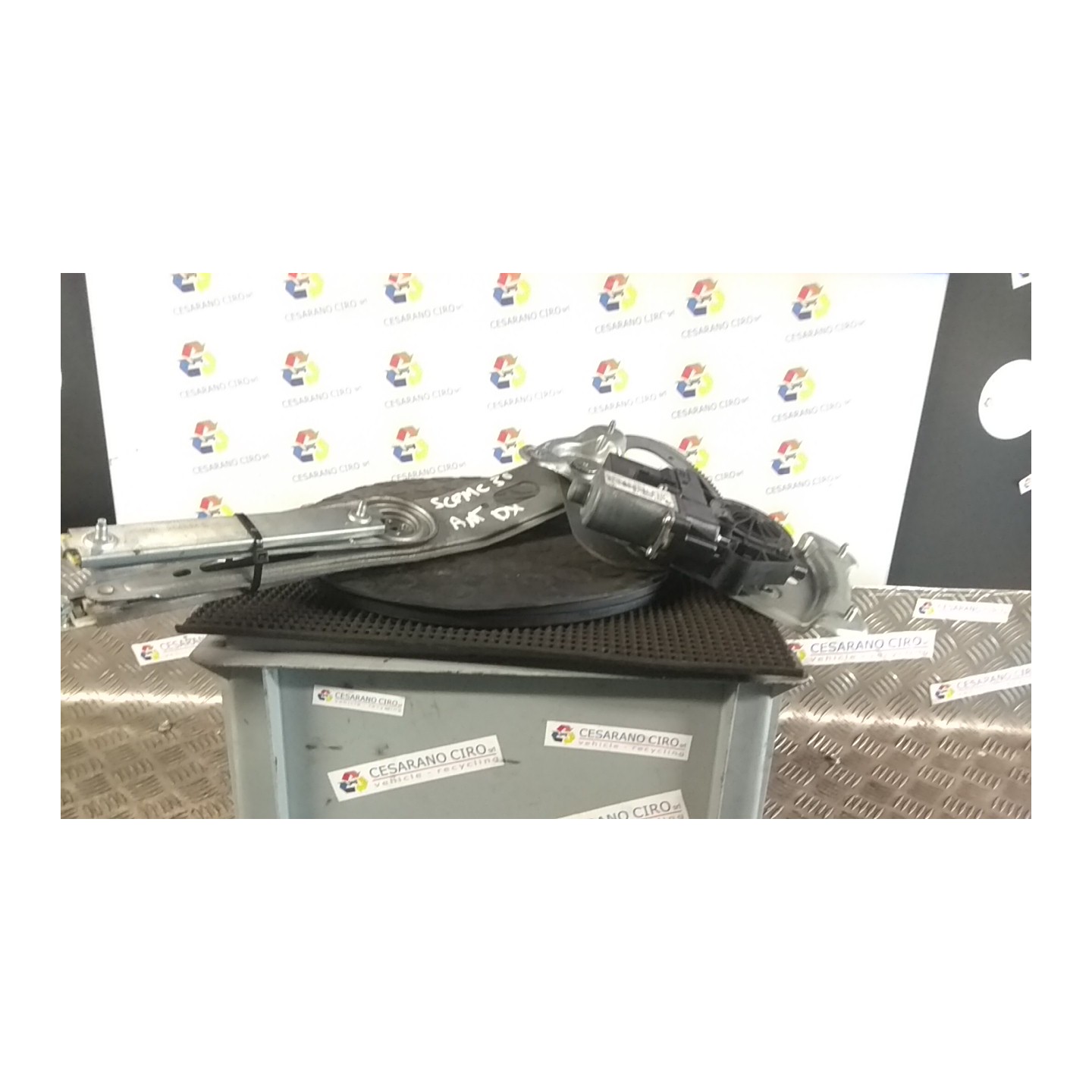 ALZACRISTALLO ELETTR. PORTA ANT. DX. 016 RENAULT SCENIC 3A SERIE (04/09-10/13) F9QN8 807205115R