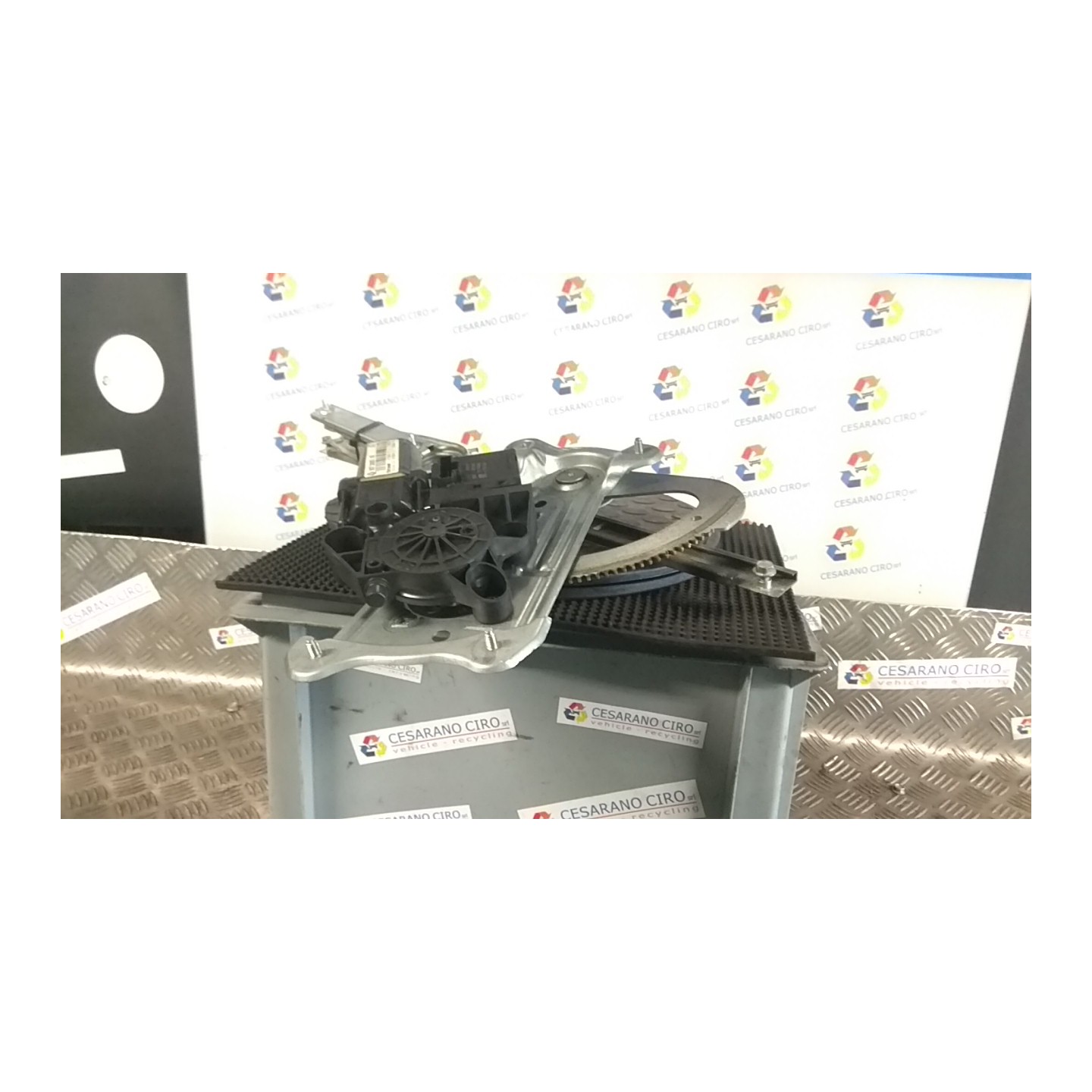ALZACRISTALLO ELETTR. PORTA ANT. DX. 016 RENAULT SCENIC 3A SERIE (04/09-10/13) F9QN8 807205115R