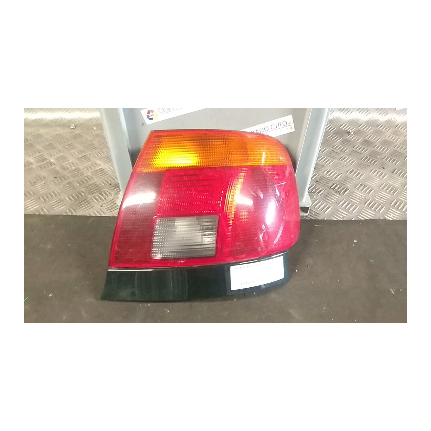 FANALE POST. DX. 030 AUDI A4 (8D) (10/94-12/00) ADR 8D0945096F