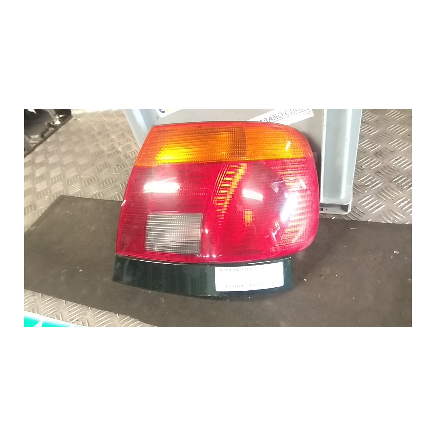 FANALE POST. DX. 030 AUDI A4 (8D) (10/94-12/00) ADR 8D0945096F