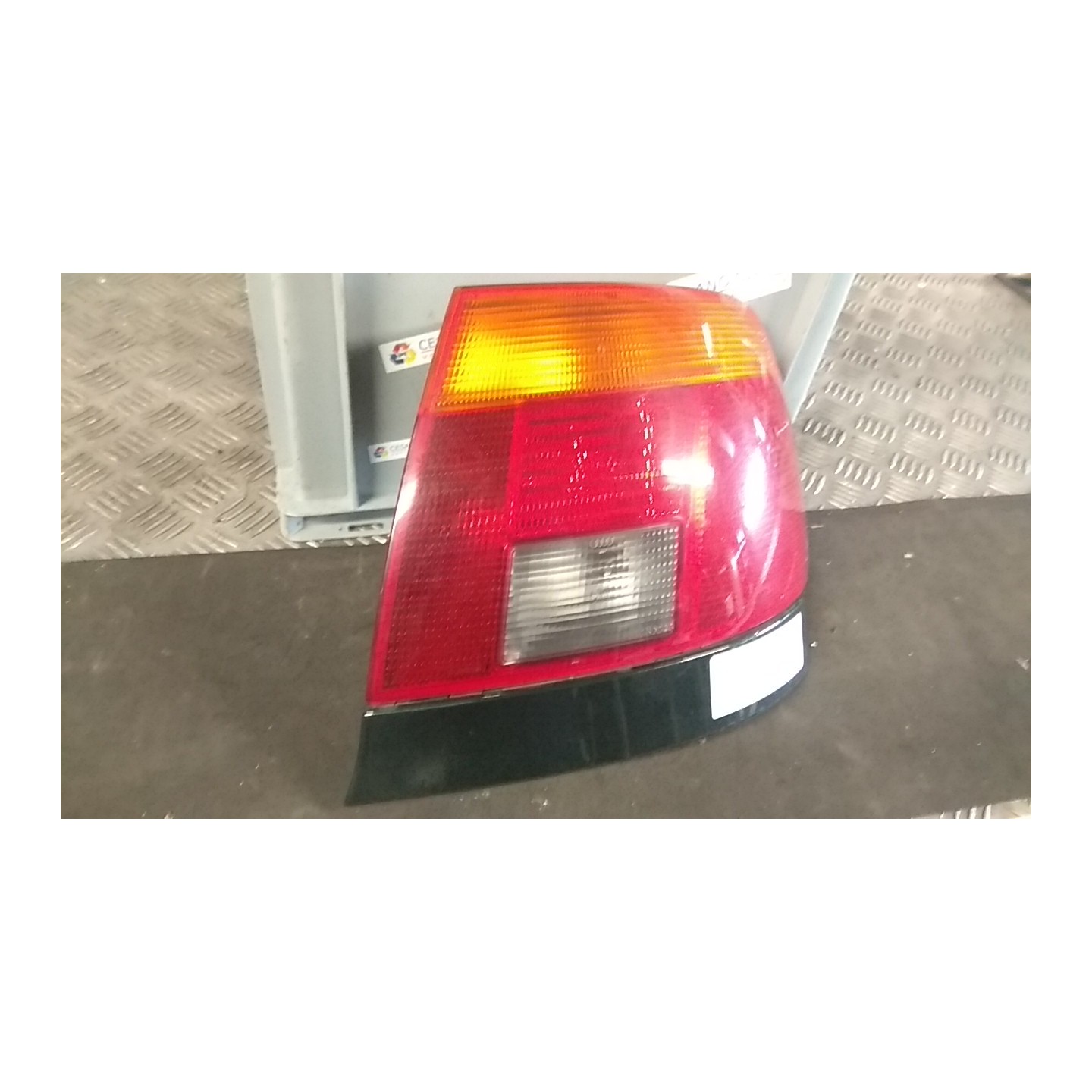 FANALE POST. DX. 030 AUDI A4 (8D) (10/94-12/00) ADR 8D0945096F