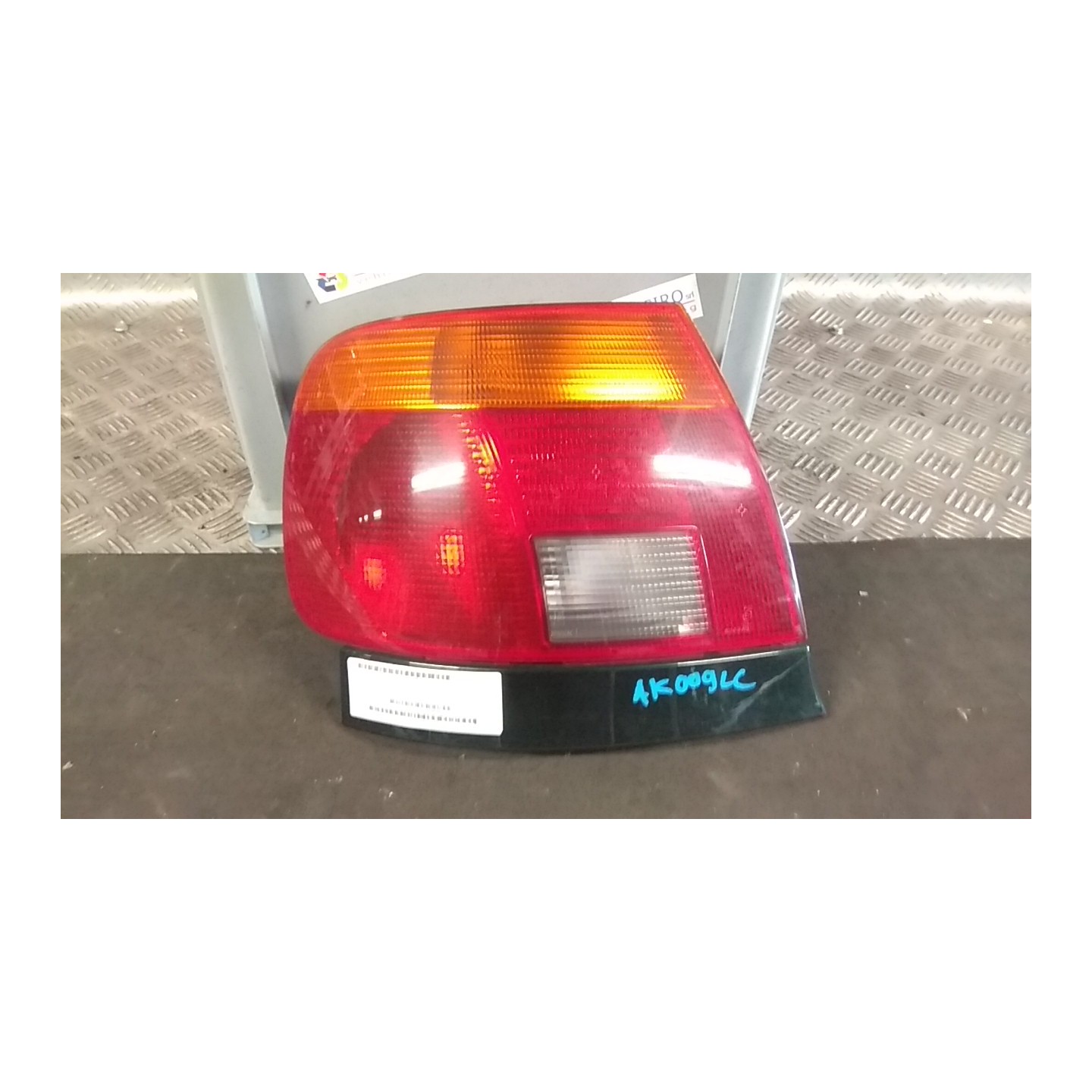 FANALE POST. SX. 031 AUDI A4 (8D) (10/94-12/00) ADR 8D0945095G