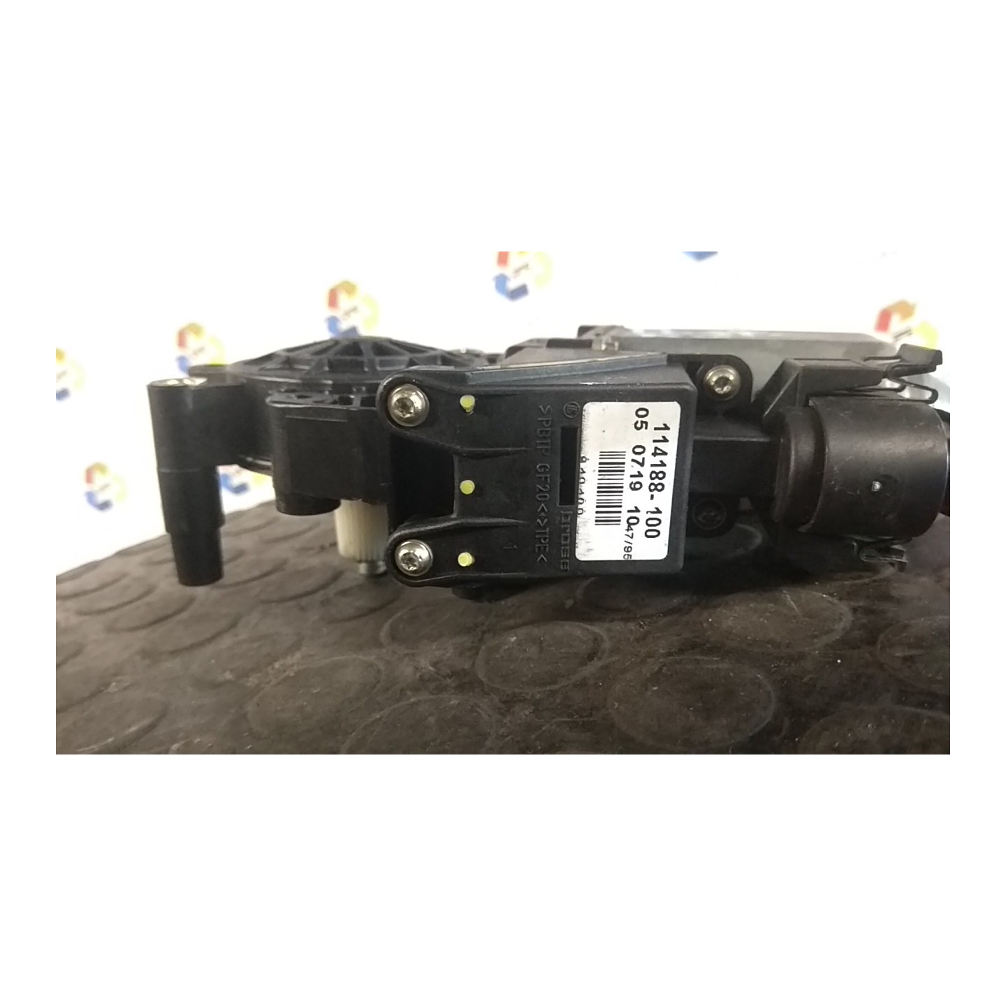 MOTORINO ALZACRISTALLO PORTA POST. DX. 037 AUDI A4 (8D) (10/94-12/00) ADR 8D0959802G