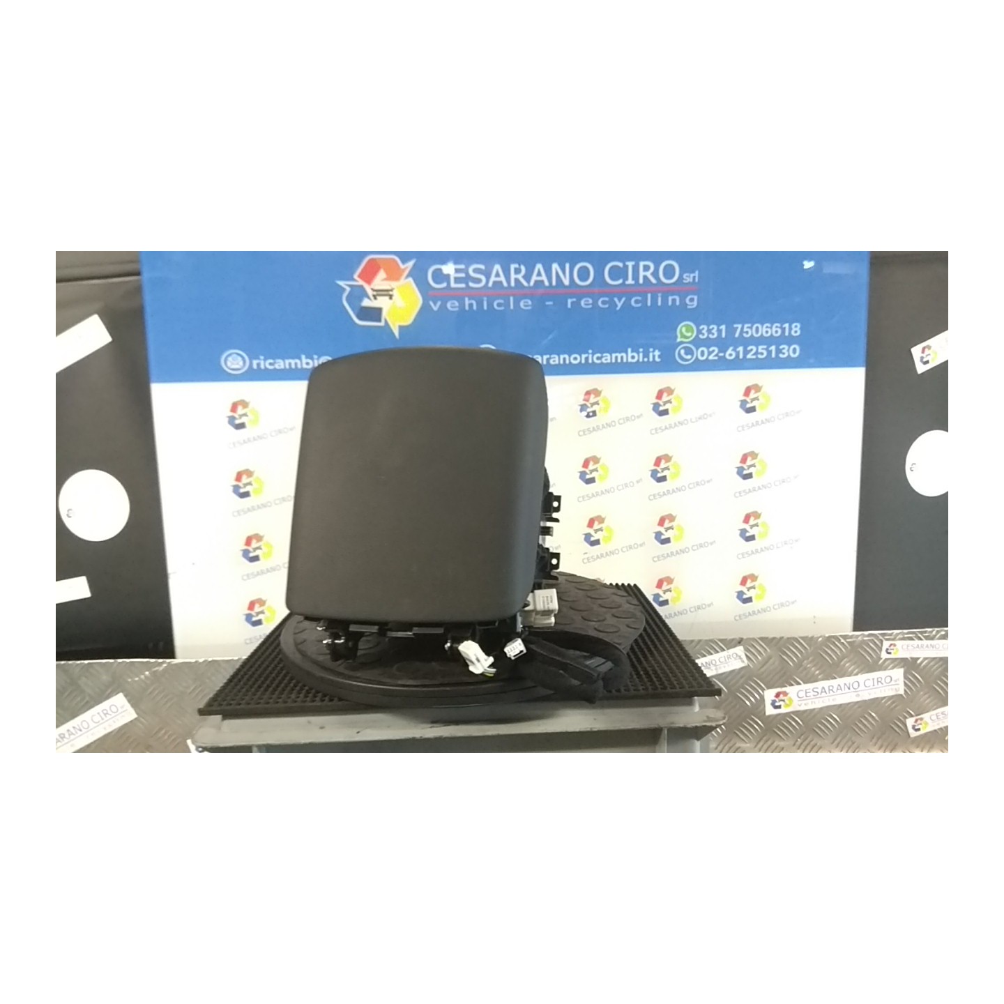VANO PORTAOGGETTI APPOGGIABRACCIO CONSOLLE CENTR. P/BLOCCO FRIZIONE 073 HYUNDAI TUCSON (12/20-) D4FE 84680N7210NNB