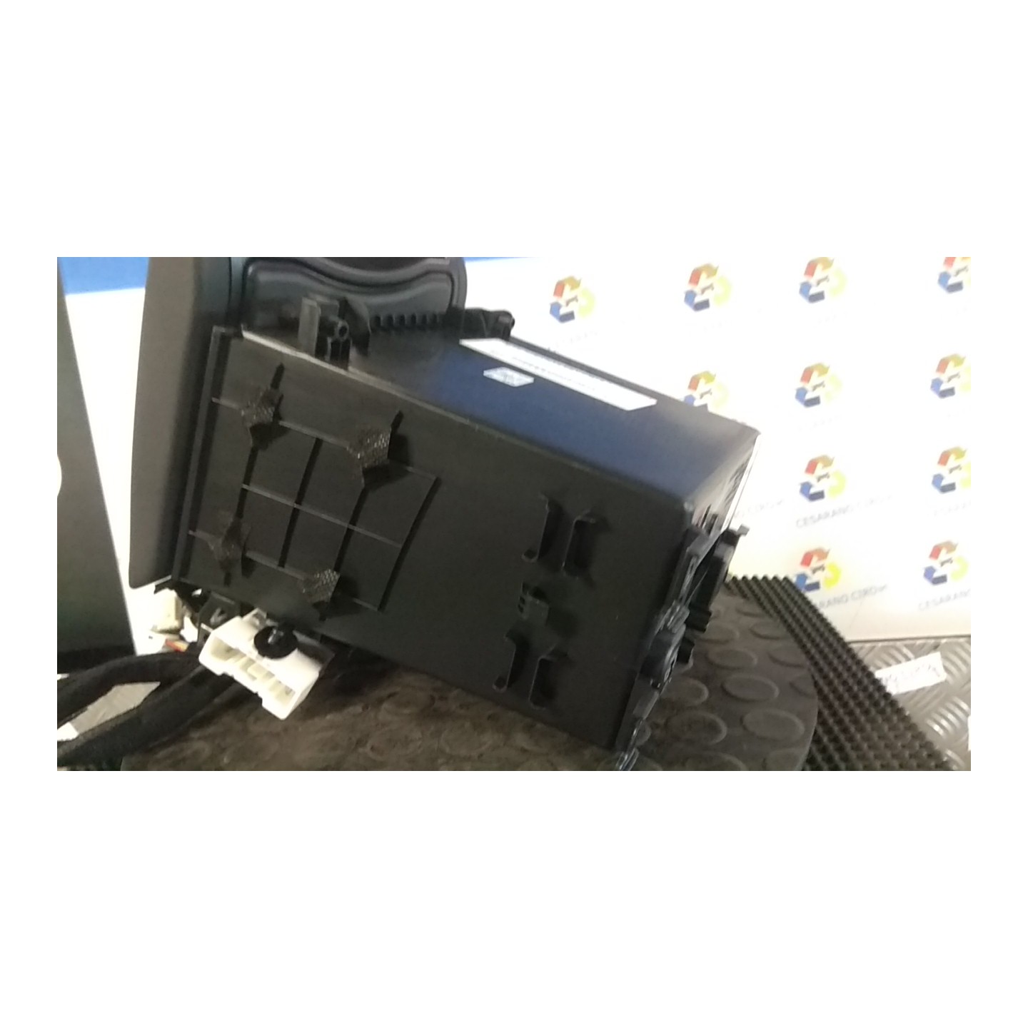 VANO PORTAOGGETTI APPOGGIABRACCIO CONSOLLE CENTR. P/BLOCCO FRIZIONE 073 HYUNDAI TUCSON (12/20-) D4FE 84680N7210NNB
