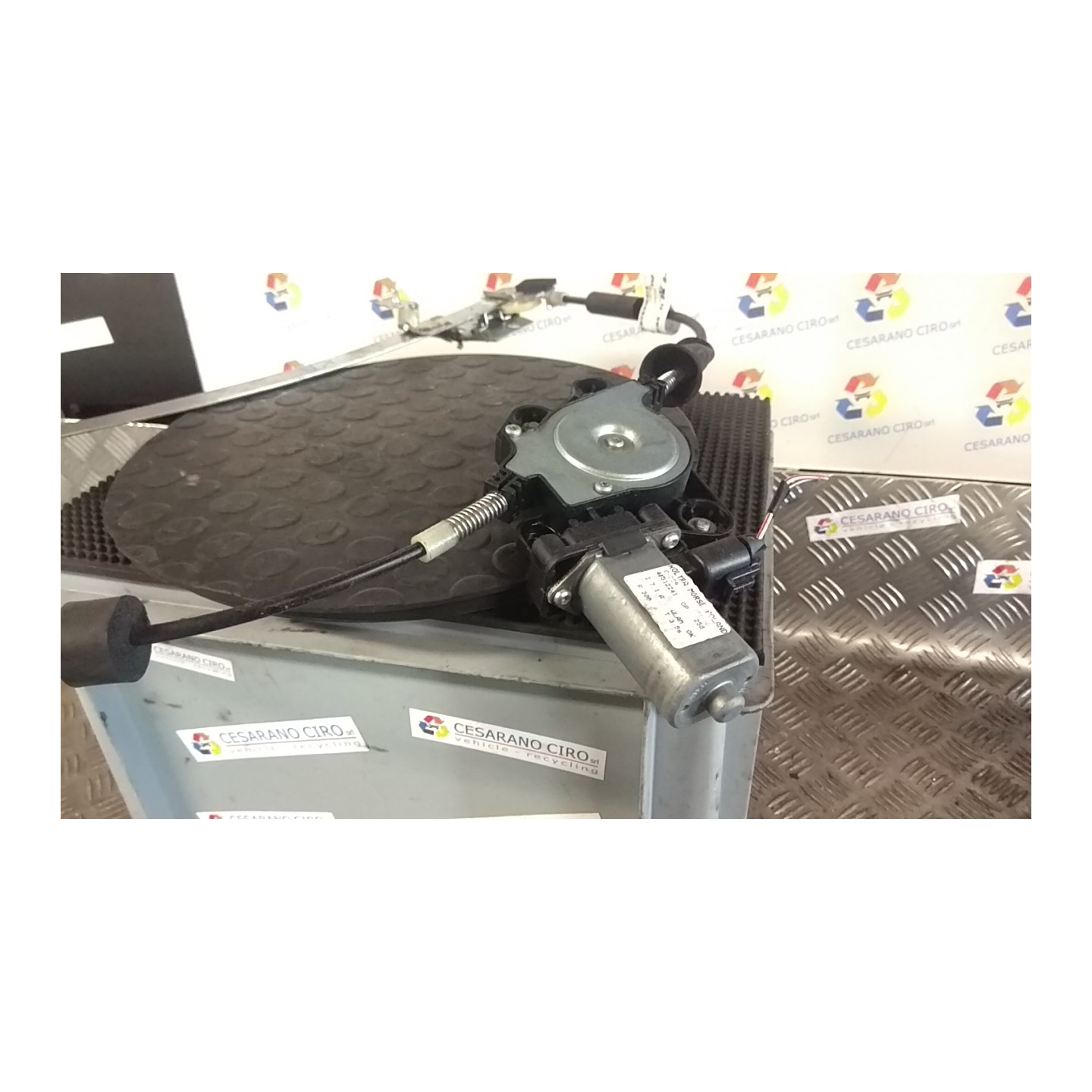 ALZACRISTALLO ELETTR. PORTA ANT. CON MOTORINO DX. 109 FIAT 600 (1E) (07/05-12/11) 187A1000 46512241