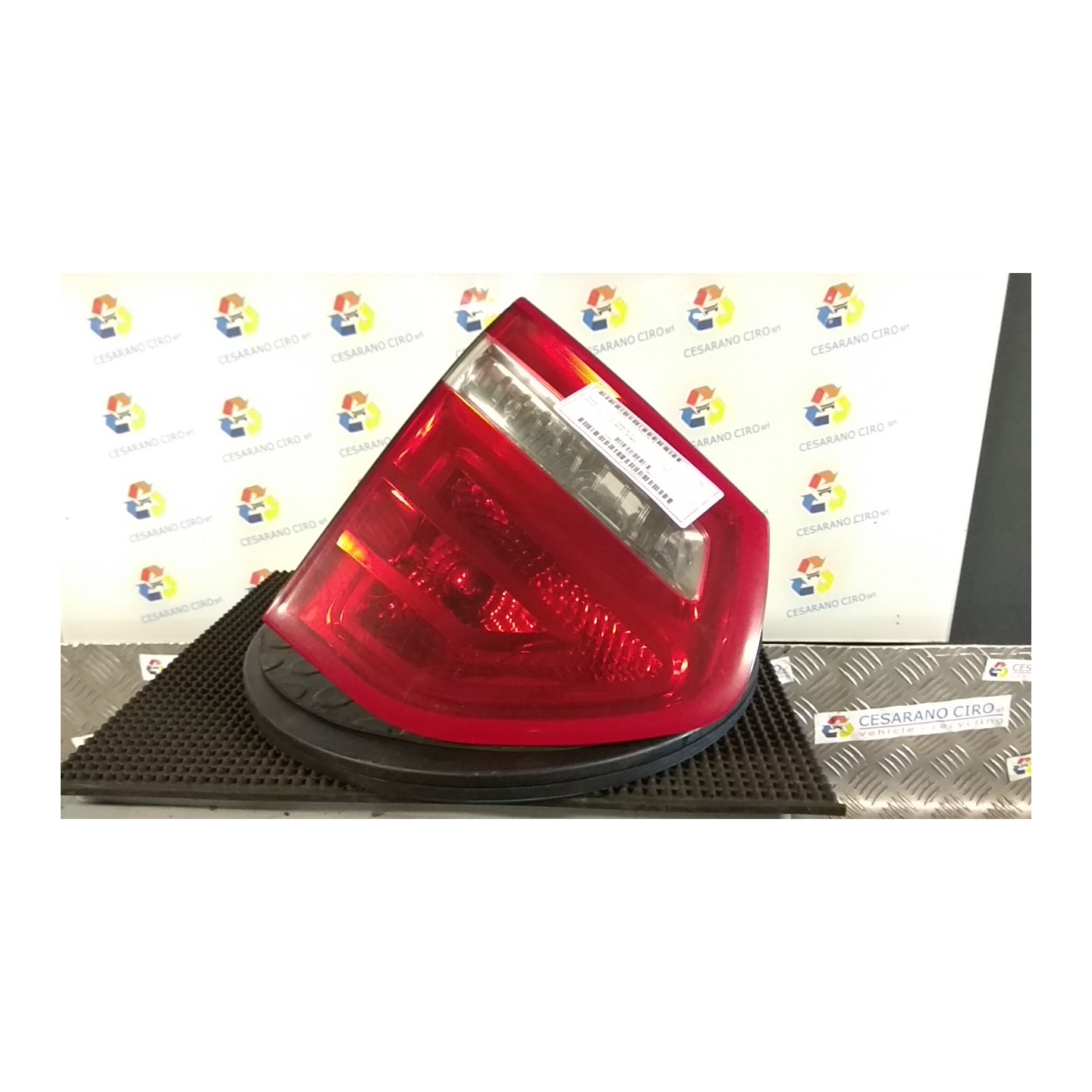 FANALE POST. PARTE INT. SX. 130 CITROEN C4 PICASSO (09/06-08/13) 9HZ 6350LR