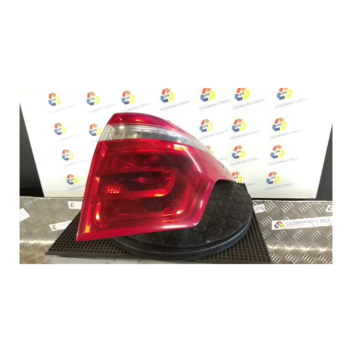 FANALE POST. PARTE EST. DX. 132 CITROEN C4 PICASSO (09/06-08/13) 9HZ 6351CA