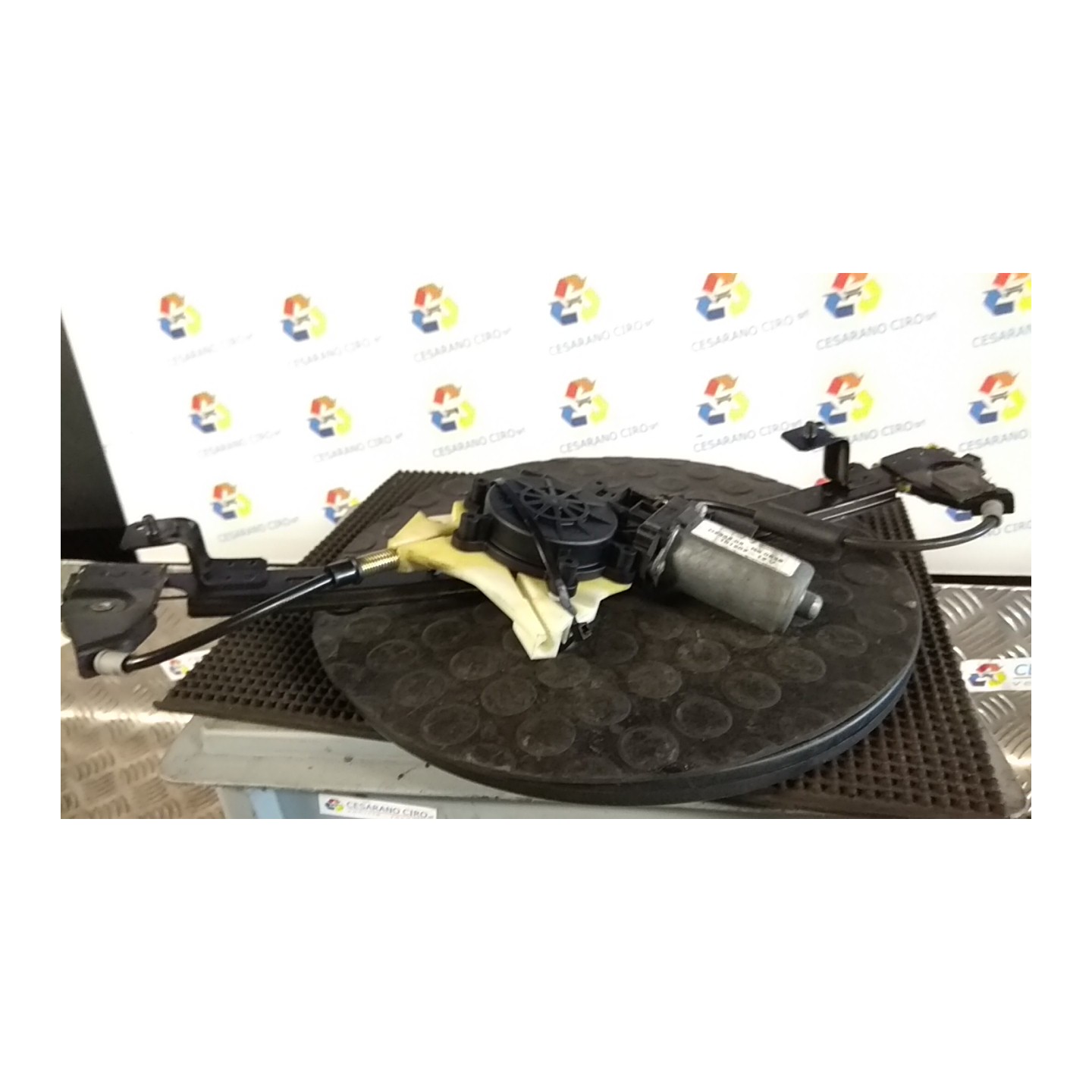 ALZACRISTALLO ELETTR. PORTA ANT. CON MOTORINO SX. 172 ALFA ROMEO 156 1A SERIE (03/02-05/03) AR32205 60672278