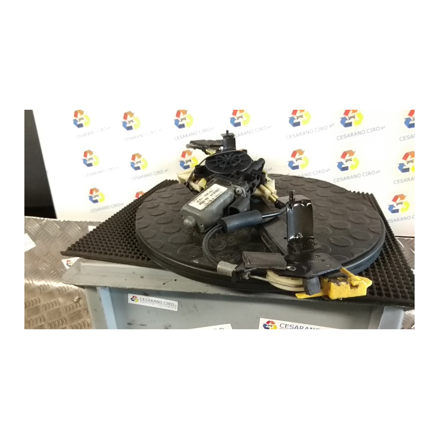 ALZACRISTALLO ELETTR. PORTA ANT. CON MOTORINO SX. 172 ALFA ROMEO 156 1A SERIE (03/02-05/03) AR32205 60672278