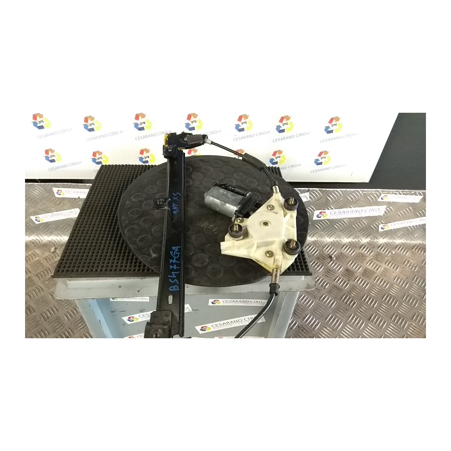 ALZACRISTALLO ELETTR. PORTA ANT. CON MOTORINO SX. 044 ALFA ROMEO 156 1A SERIE (04/00-02/02) AR37101 60672278
