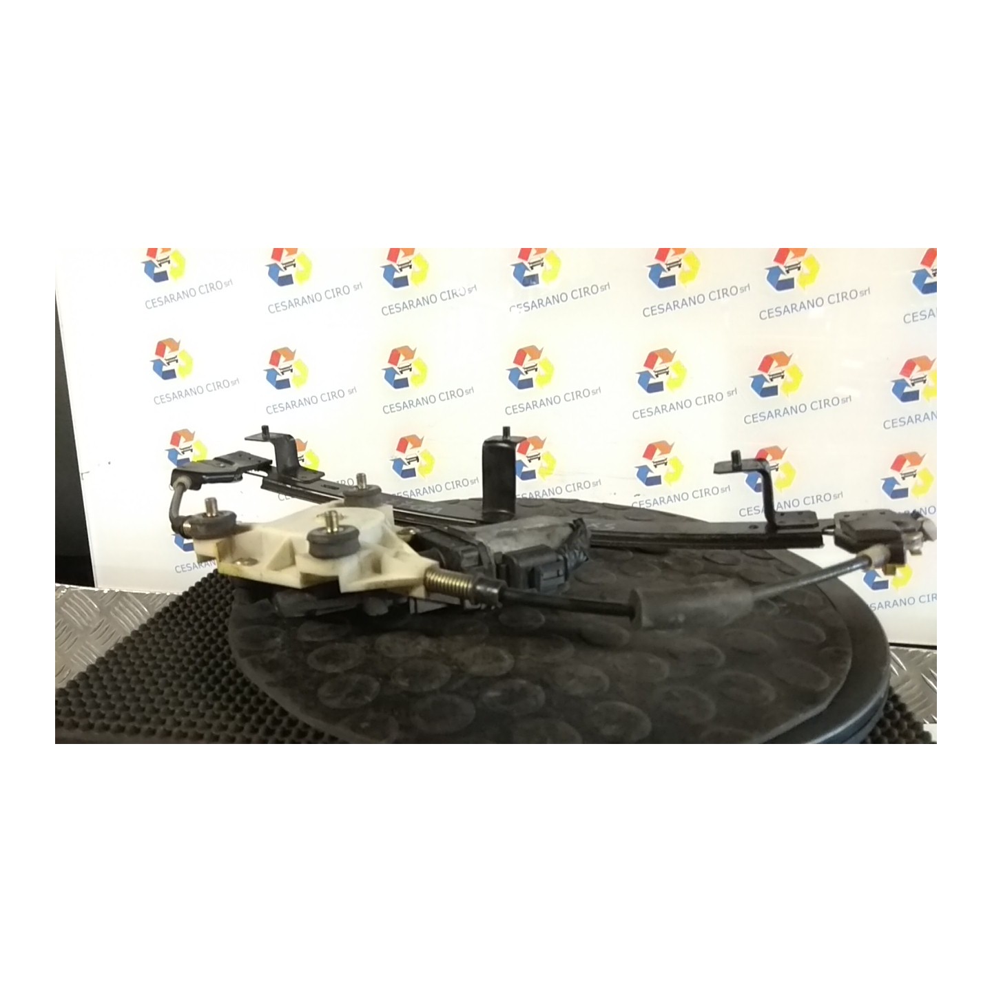 ALZACRISTALLO ELETTR. PORTA ANT. CON MOTORINO SX. 044 ALFA ROMEO 156 1A SERIE (04/00-02/02) AR37101 60672278
