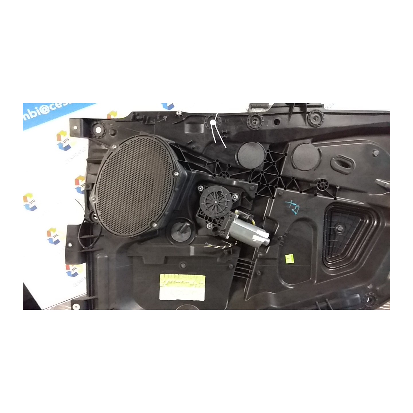 ALZACRISTALLO ELETTR. PORTA ANT. C/MOTORINO DX. 037 FORD FIESTA (CBK) (03/02-12/05) F6JA 1546517