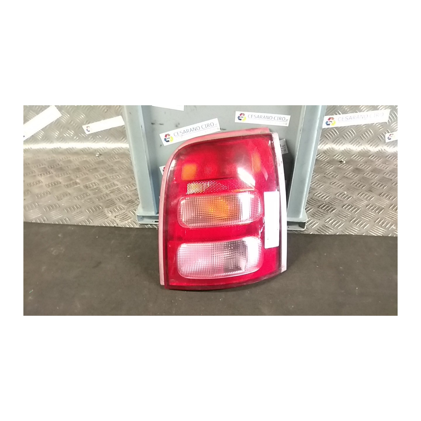 FANALE POST. DX. 057 NISSAN MICRA (K11E) (09/00-01/03) CG10 265501F505