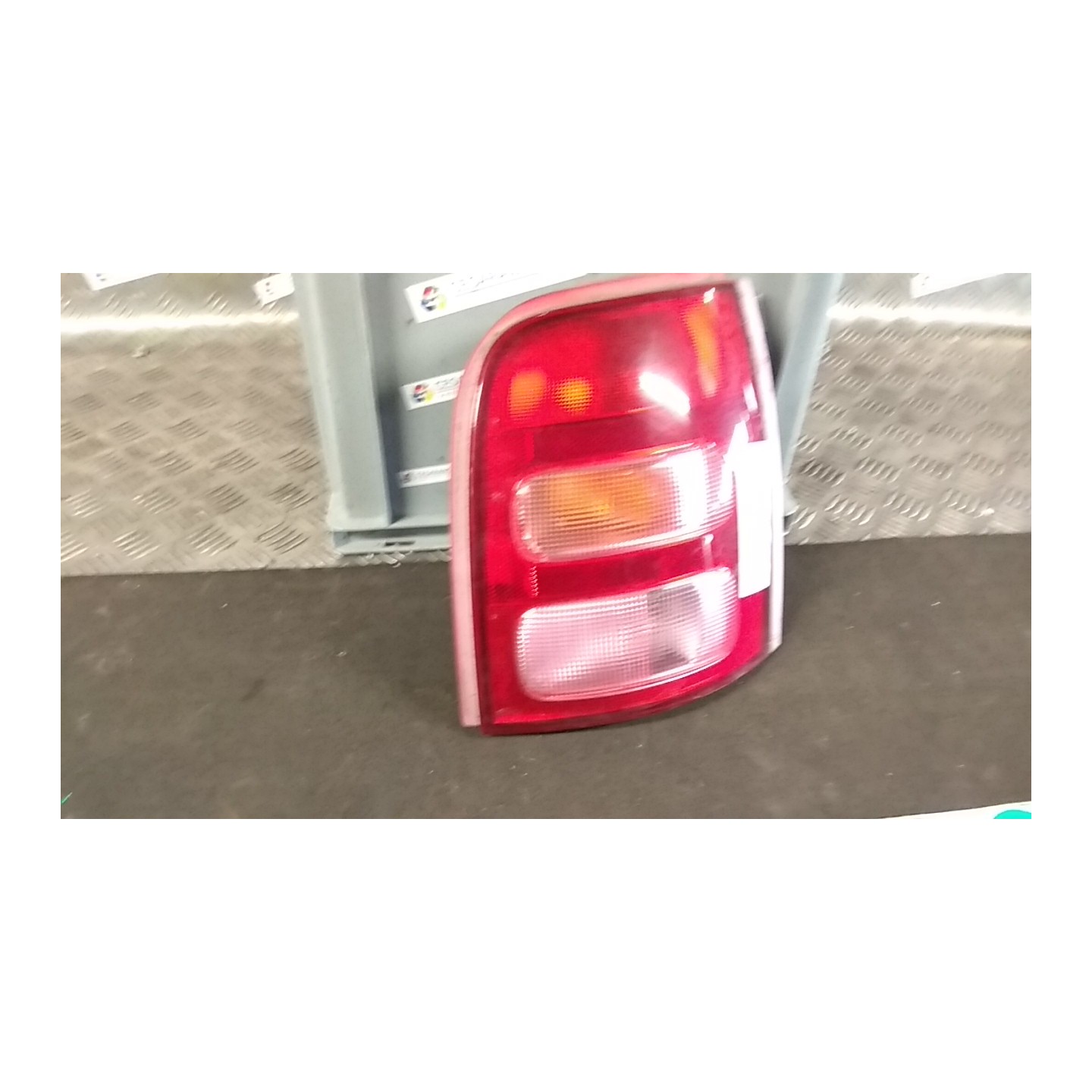 FANALE POST. DX. 057 NISSAN MICRA (K11E) (09/00-01/03) CG10 265501F505