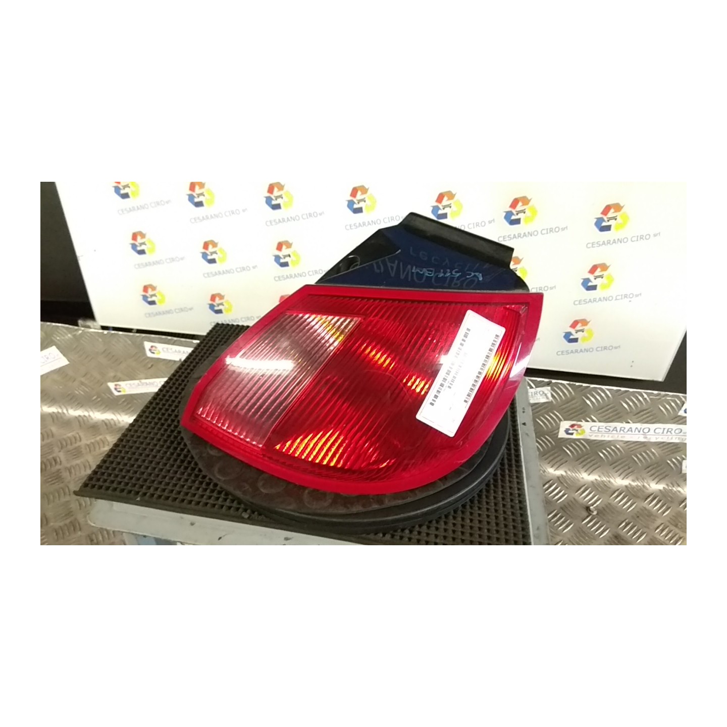 FANALE POST. PARTE EST. DX. 063 MITSUBISHI COLT 7A SERIE (06/04-12/09) 135930 MN186268