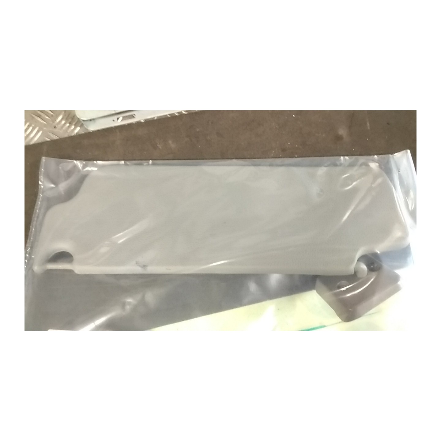 ALETTA PARASOLE PARABREZZA DX. 040 RENAULT TWINGO 1A SERIE (08/98-09/07) D7FJ7 8200190789