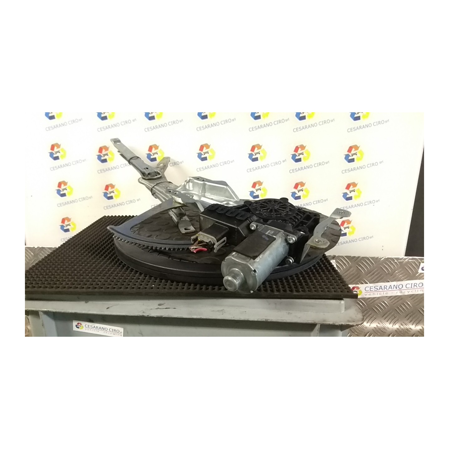 ALZACRISTALLO ELETTR. PORTA ANT. SX. 060 OPEL ASTRA (A04) (01/04-03/11) Z17DTH 93178695