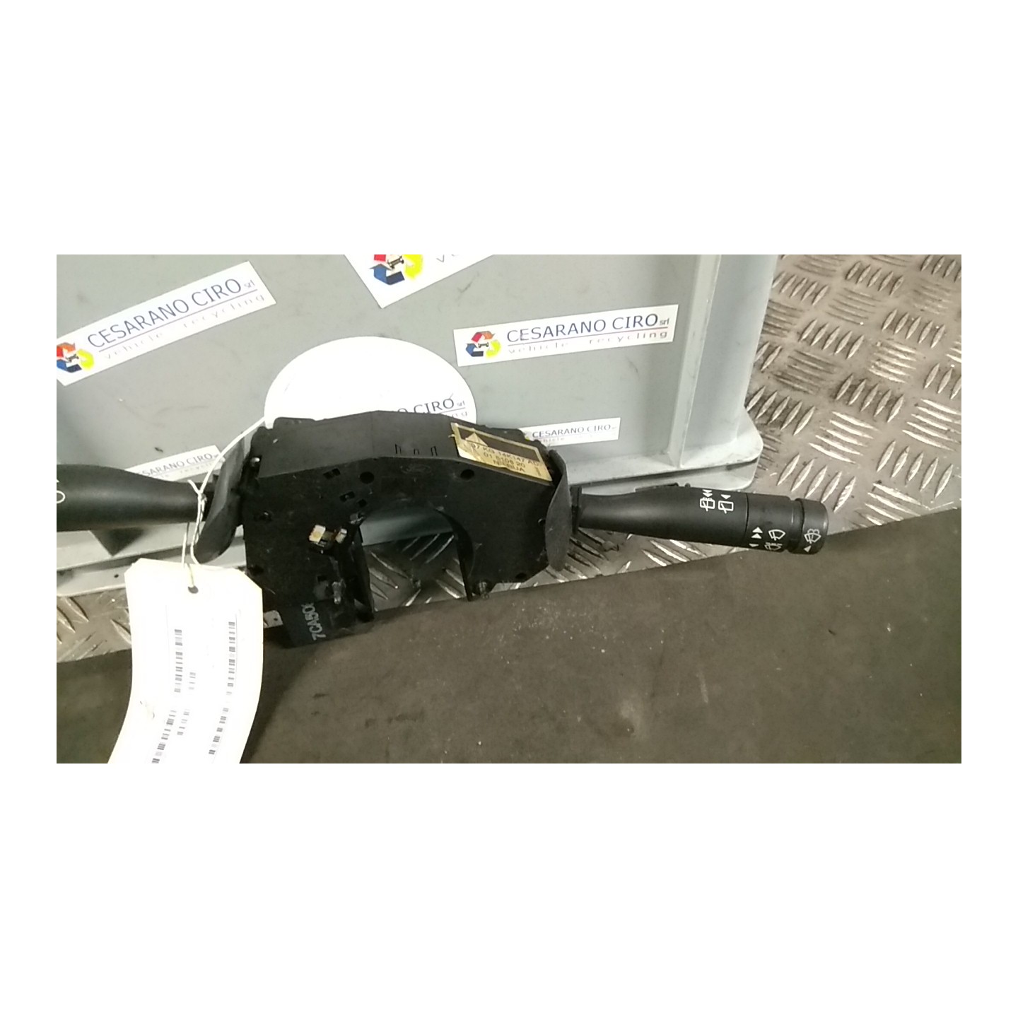 DEVIOGUIDASGANCIO 08-98 C/LAVA TERGI POST. 113 FORD KA (CCQ) (11/96-10/08) J4D 1041412