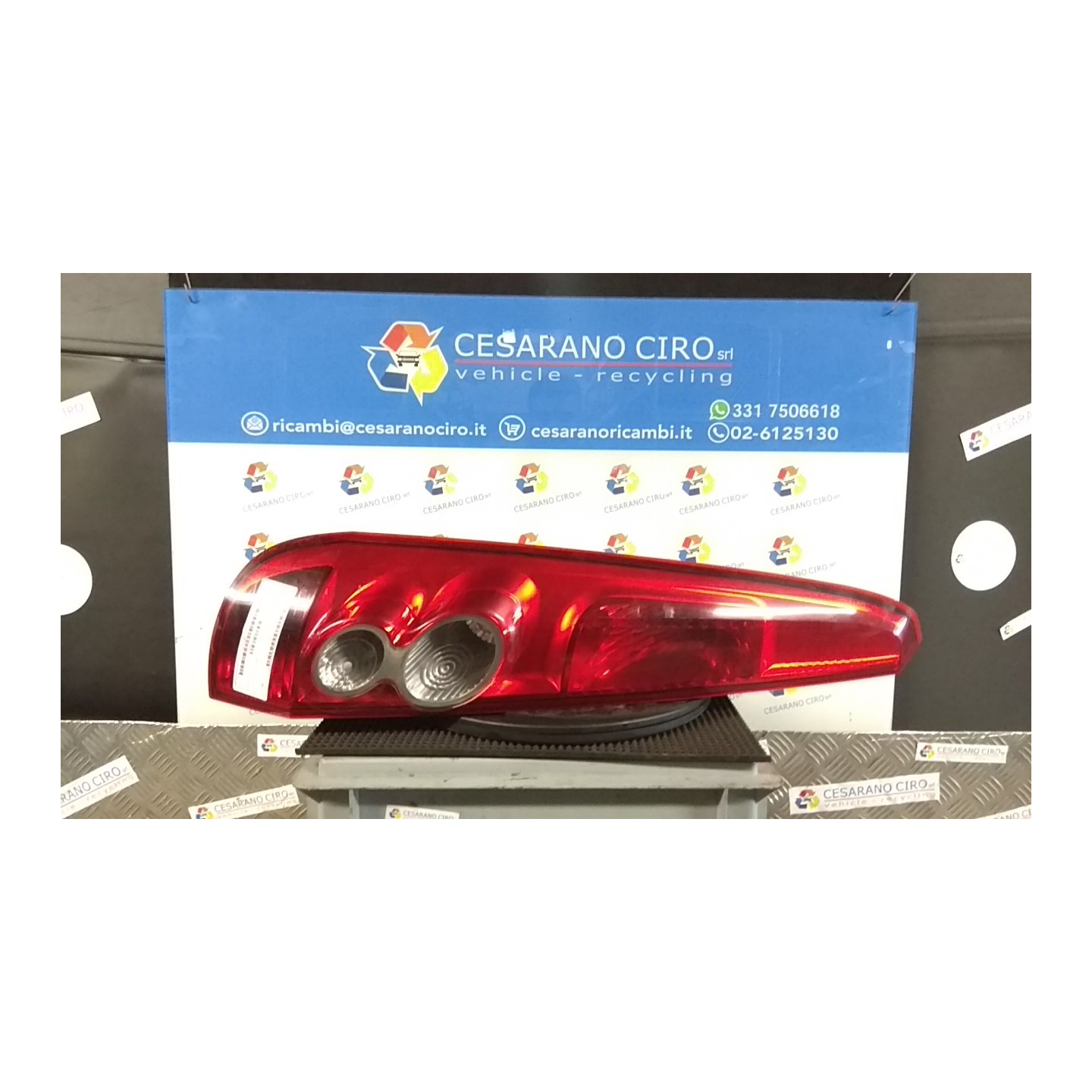 FANALE POST. SX. 101 FORD FIESTA (CBK) (03/02-12/05) FUJA 1324578