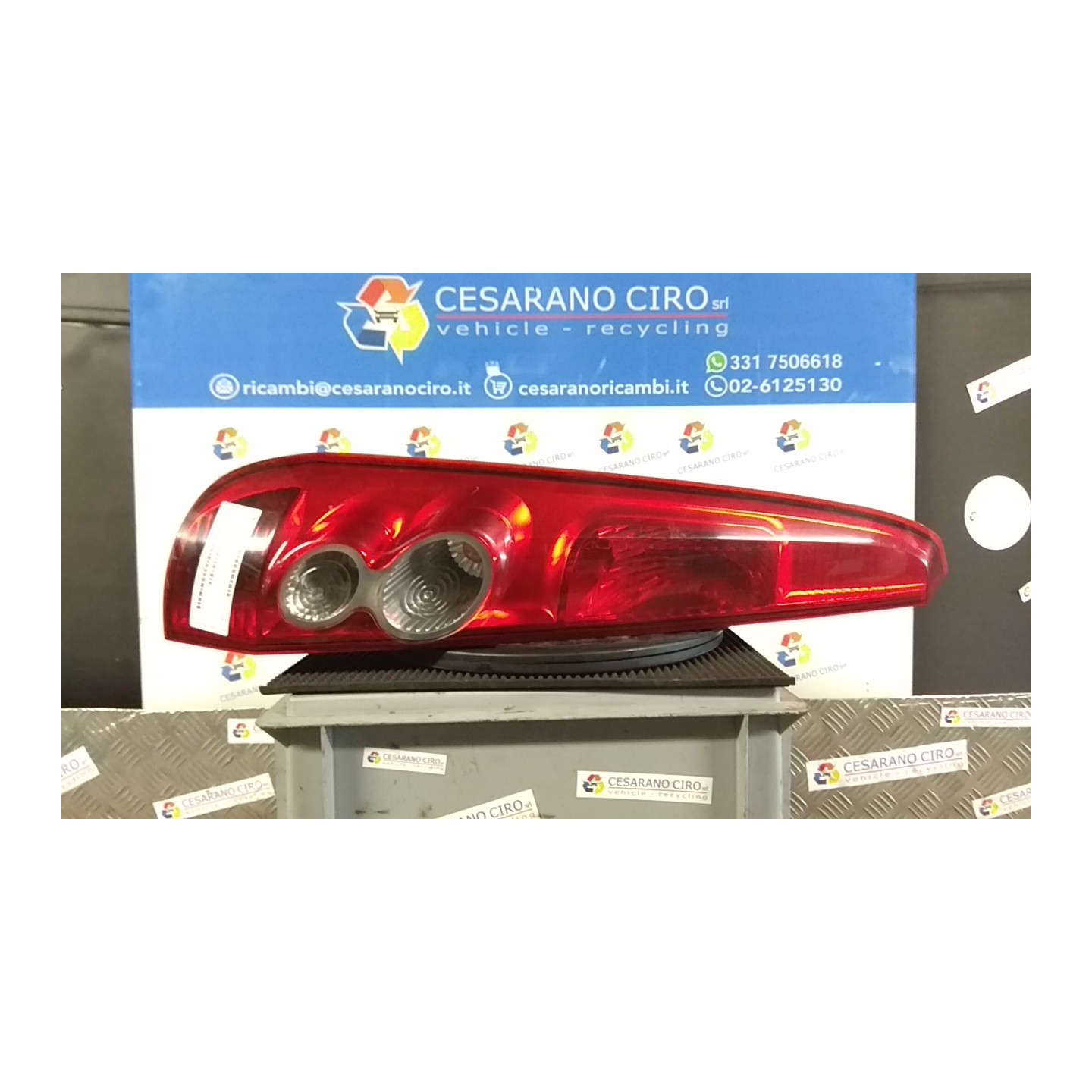 FANALE POST. SX. 101 FORD FIESTA (CBK) (03/02-12/05) FUJA 1324578